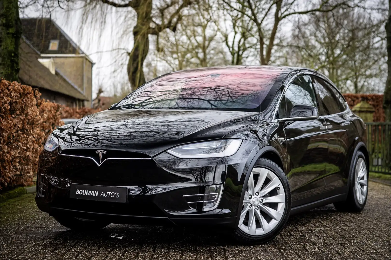 Tesla Model X 90D Base 6-Persoons CCS Trekhaak Captain Seats Noir - 1