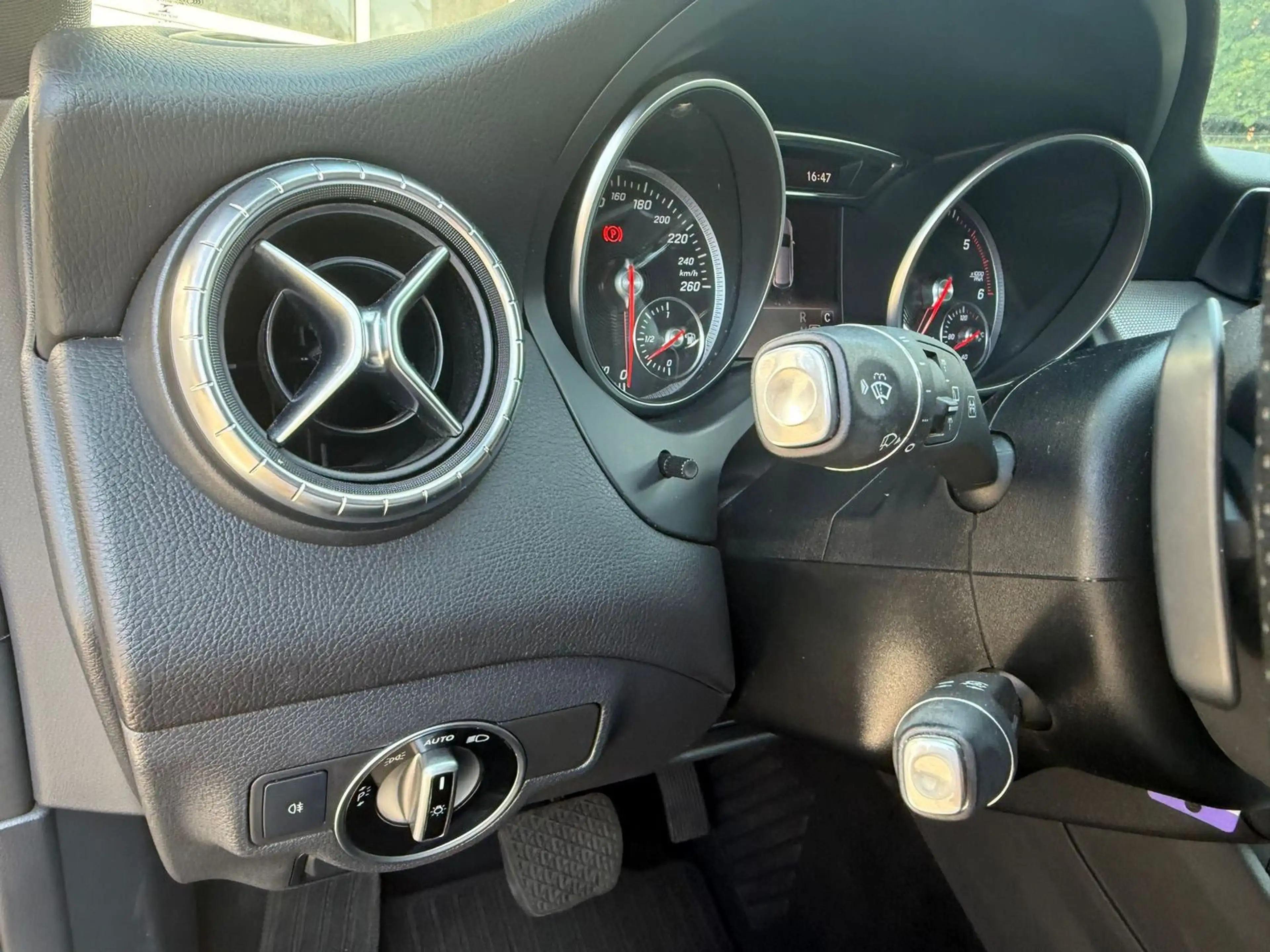 Mercedes-Benz CLA 200 CLA 200 CDI / d (117.908) — photo 16