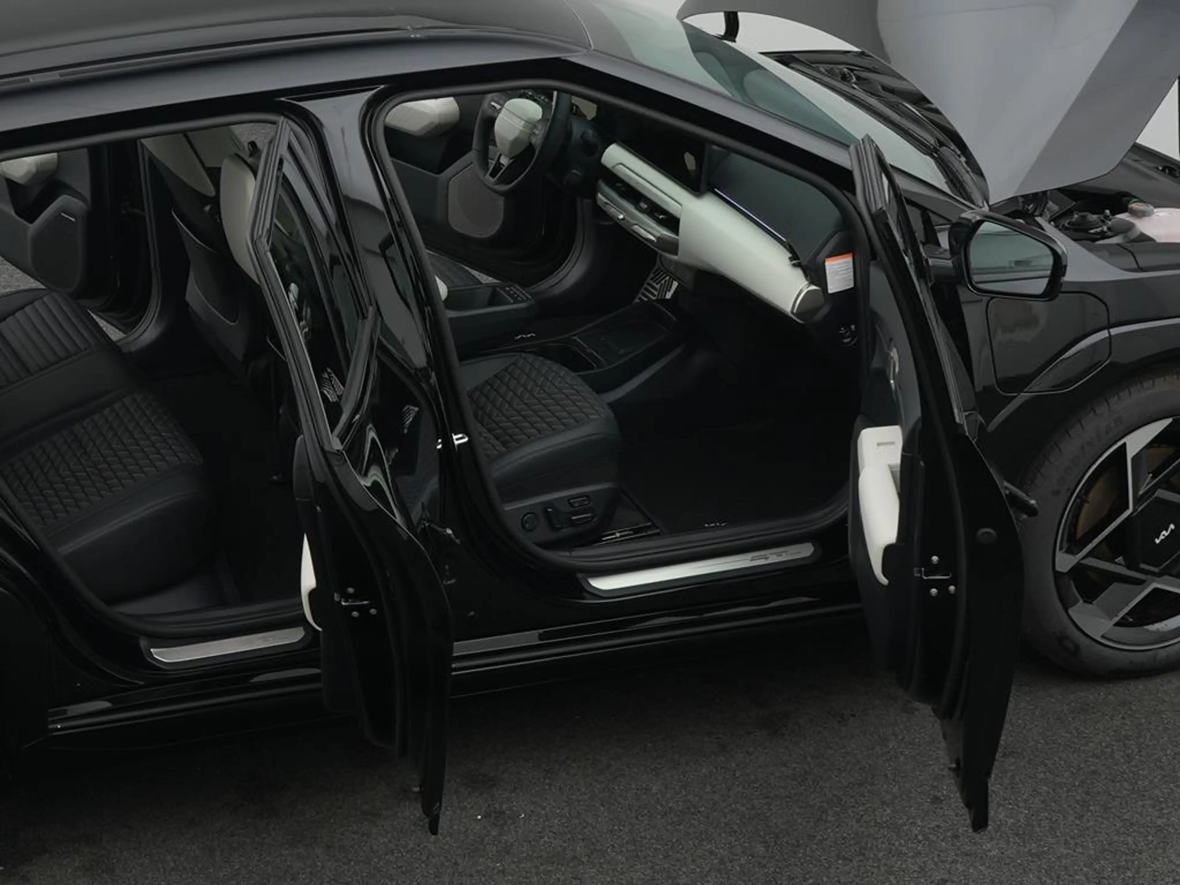 Kia EV4 FB 81 FWD GTL DWP COM CON — photo 11