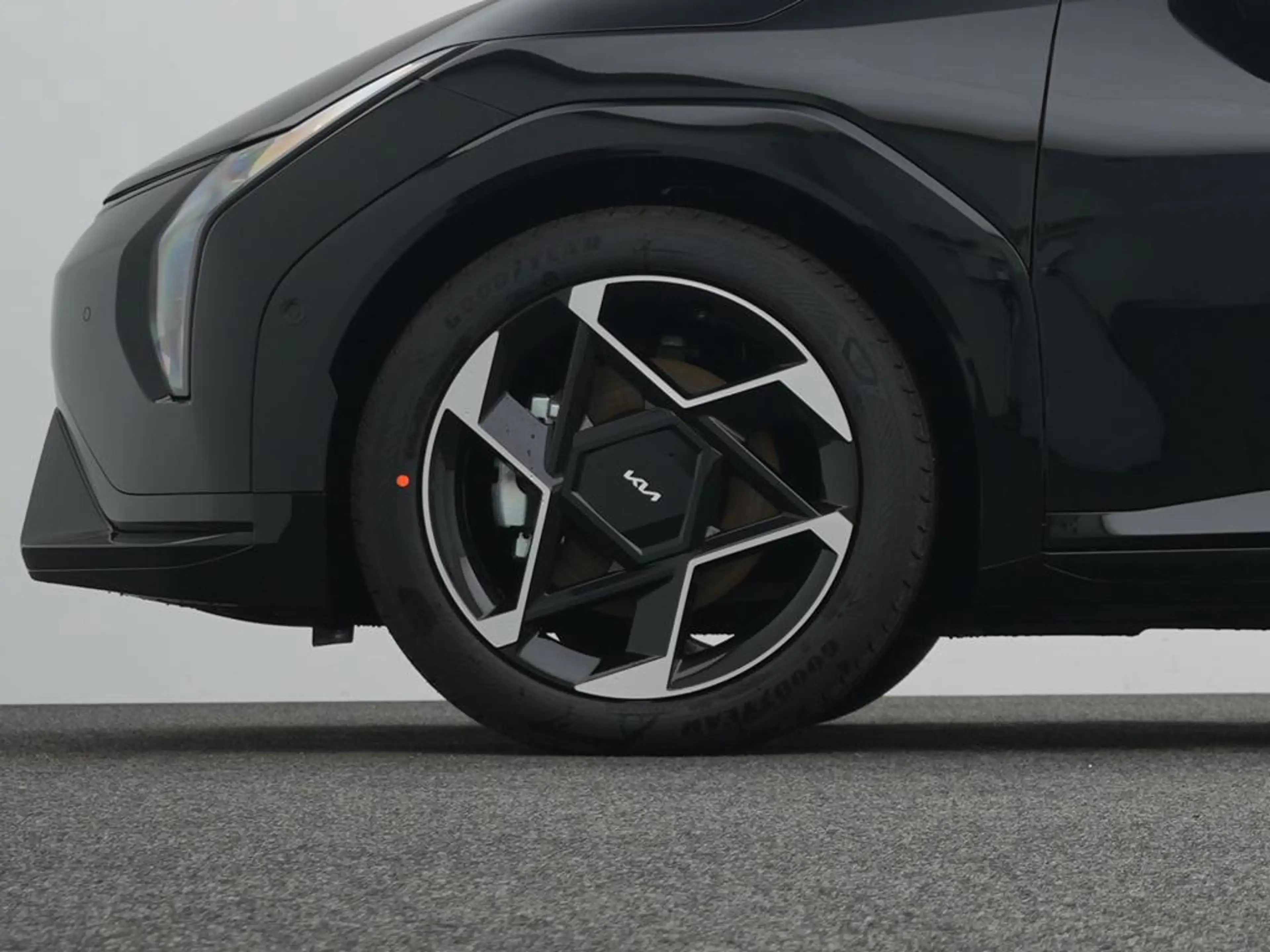 Kia EV4 FB 81 FWD GTL DWP COM CON — photo 9