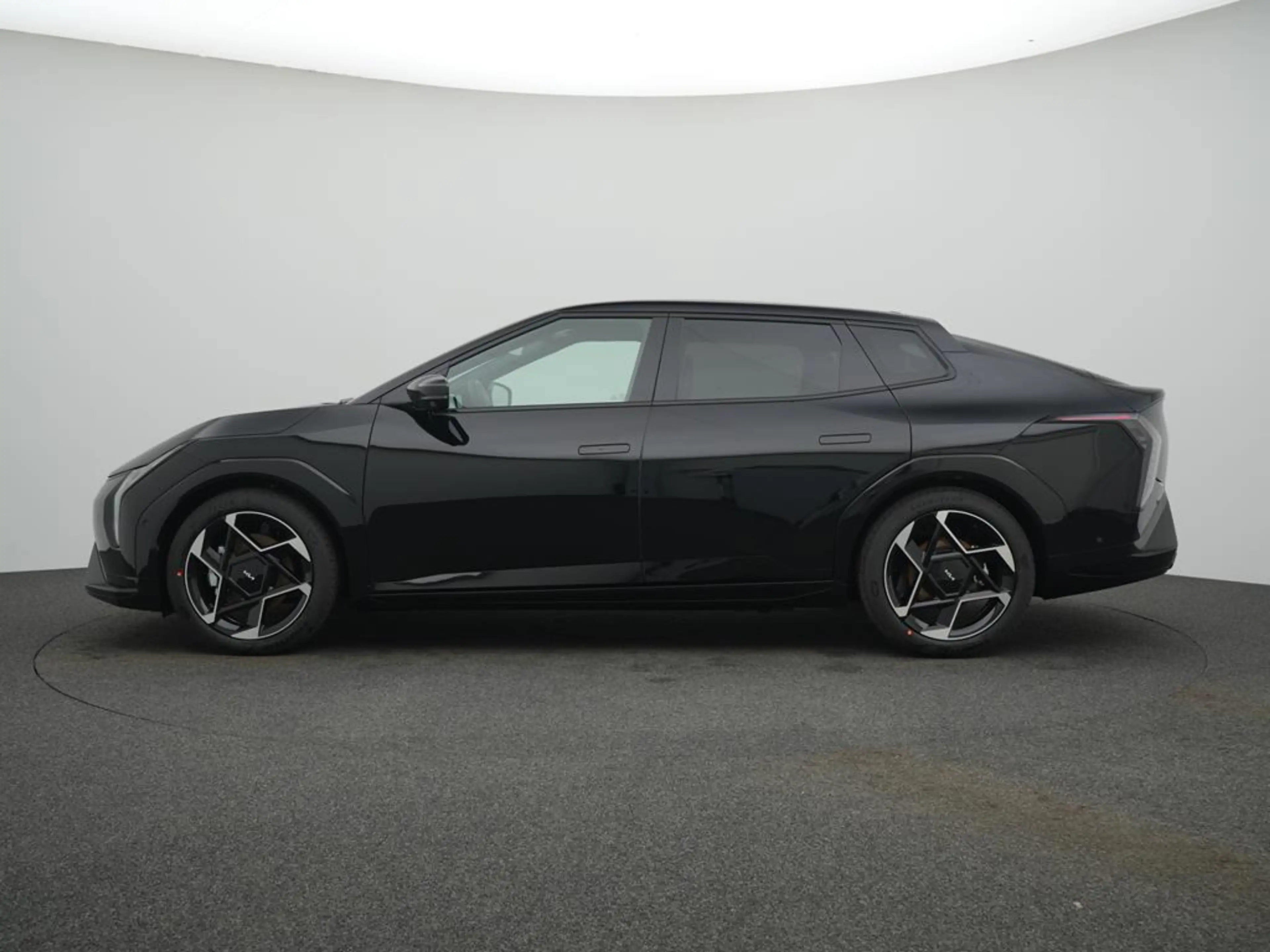 Kia EV4 FB 81 FWD GTL DWP COM CON — photo 5