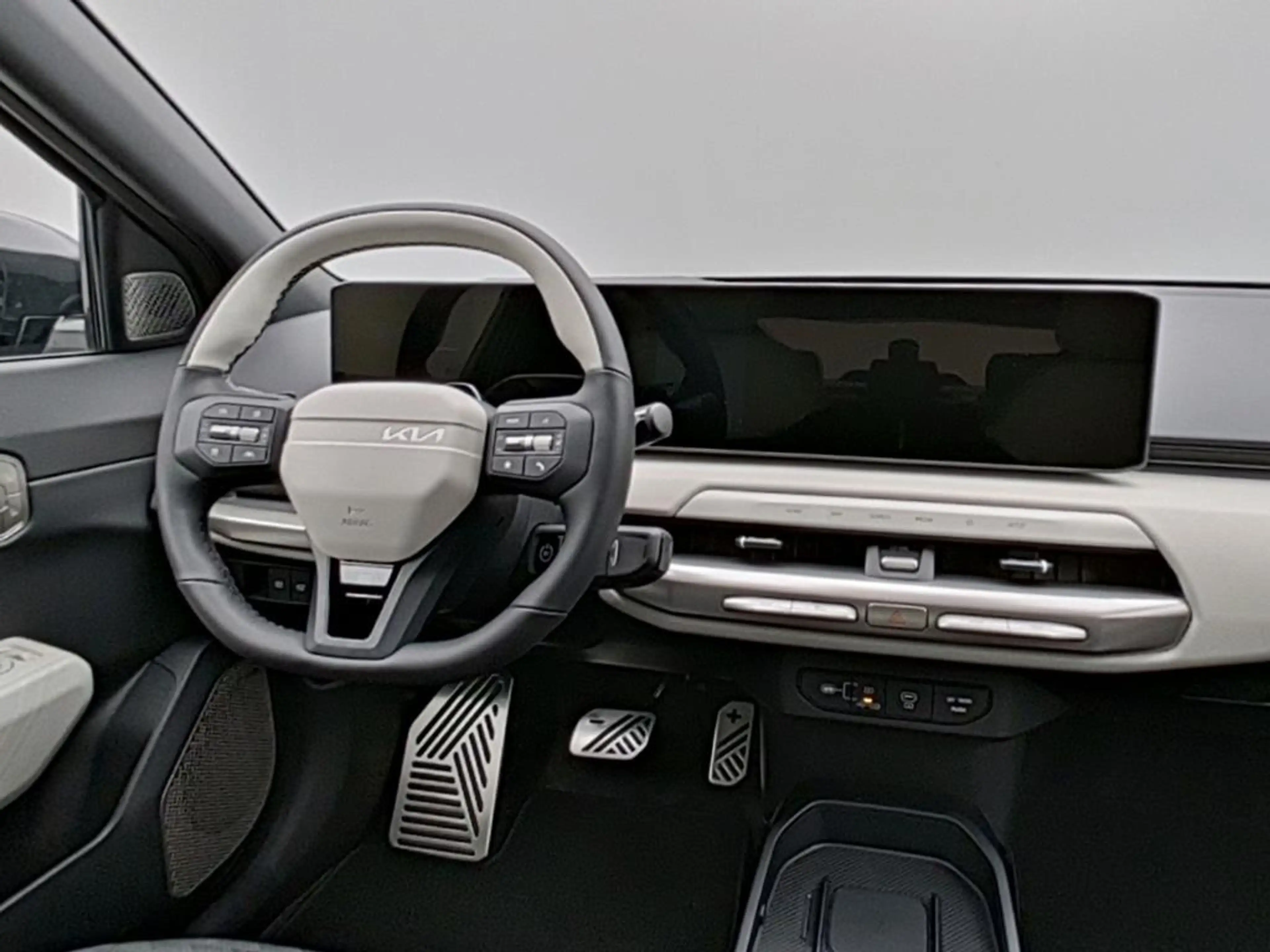 Kia EV4 FB 81 FWD GTL DWP COM CON — photo 12