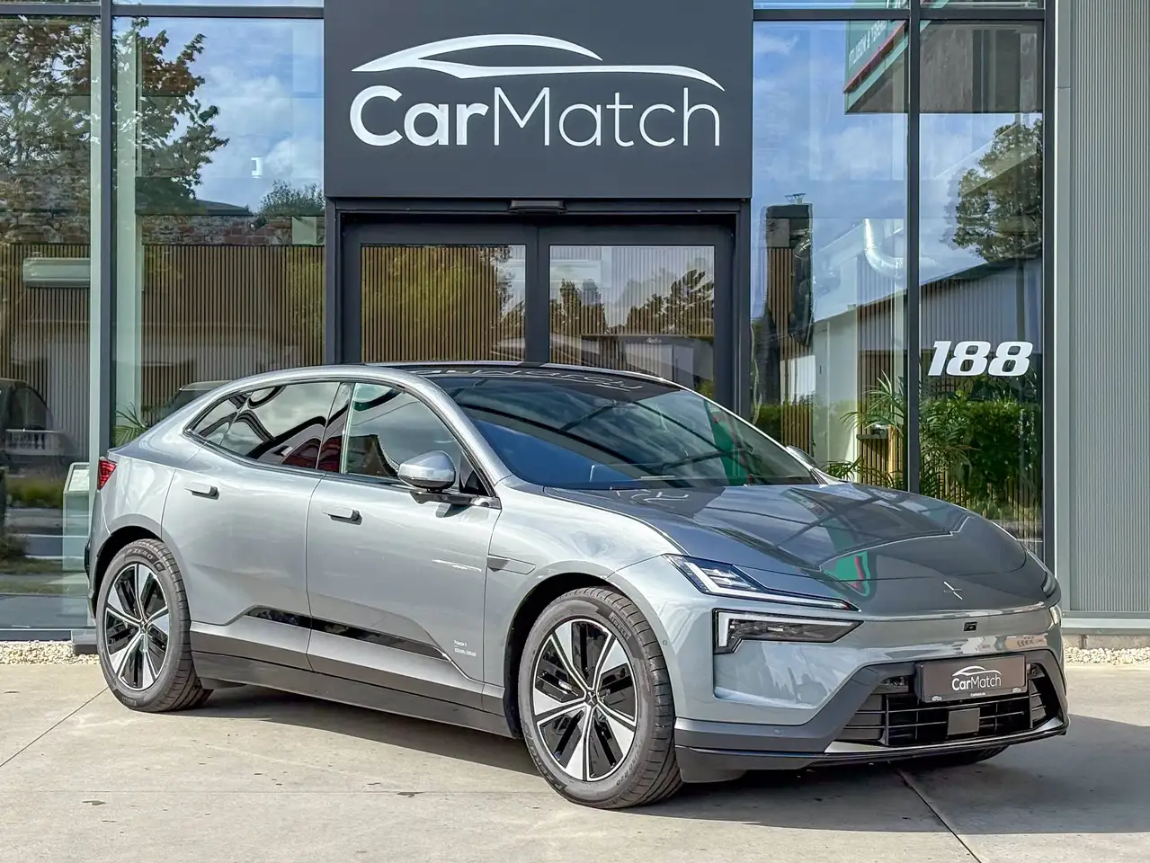 Polestar 4 2025