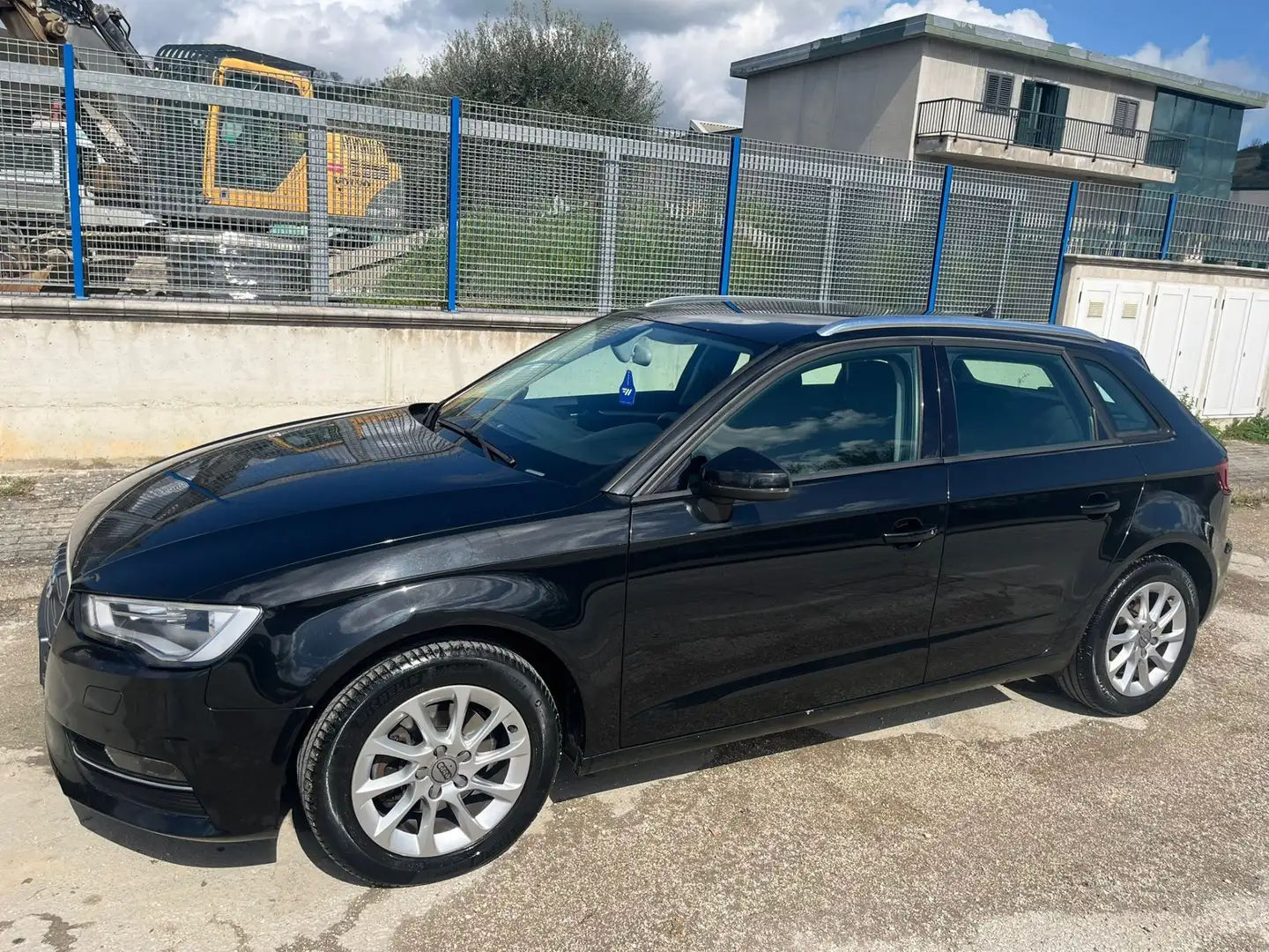 Audi A3 Sportback 1.6 tdi Ambition - 1