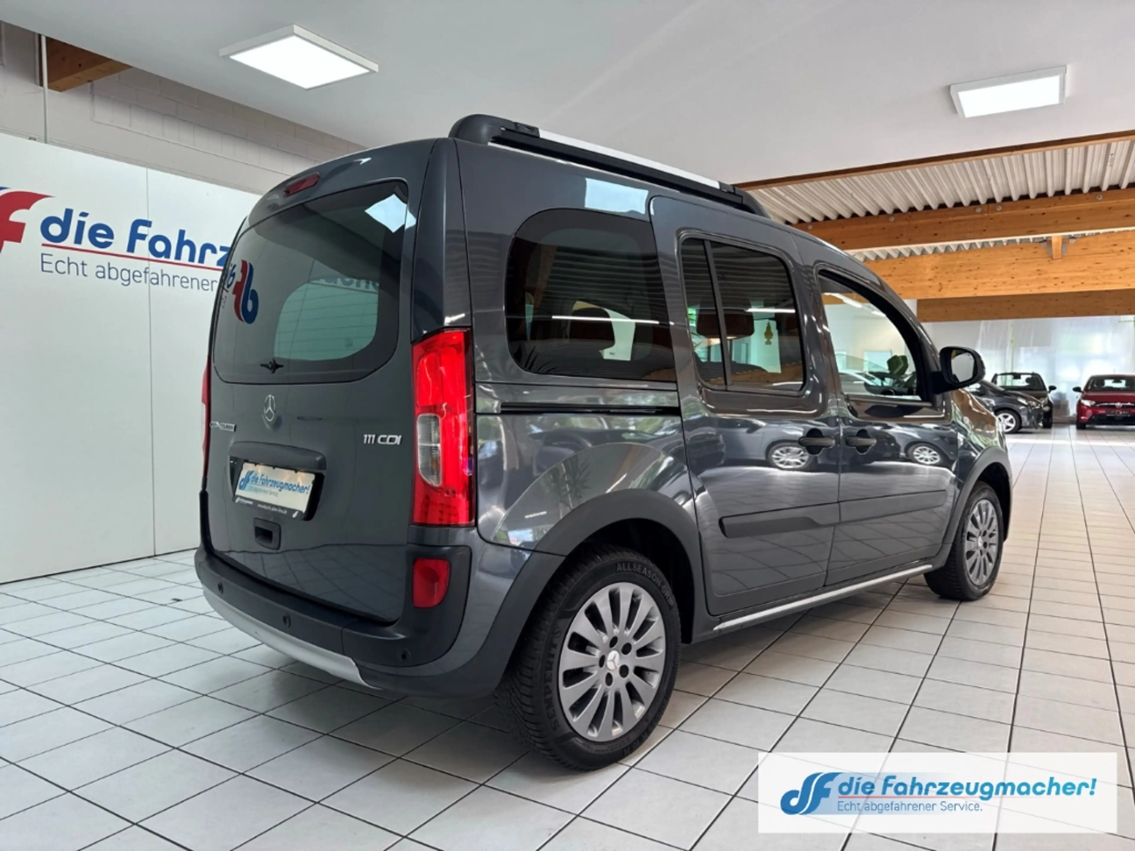 Mercedes-Benz Citan 111 CDI lang Tourer Edition Klimaautom SHZ Temp P — photo 4