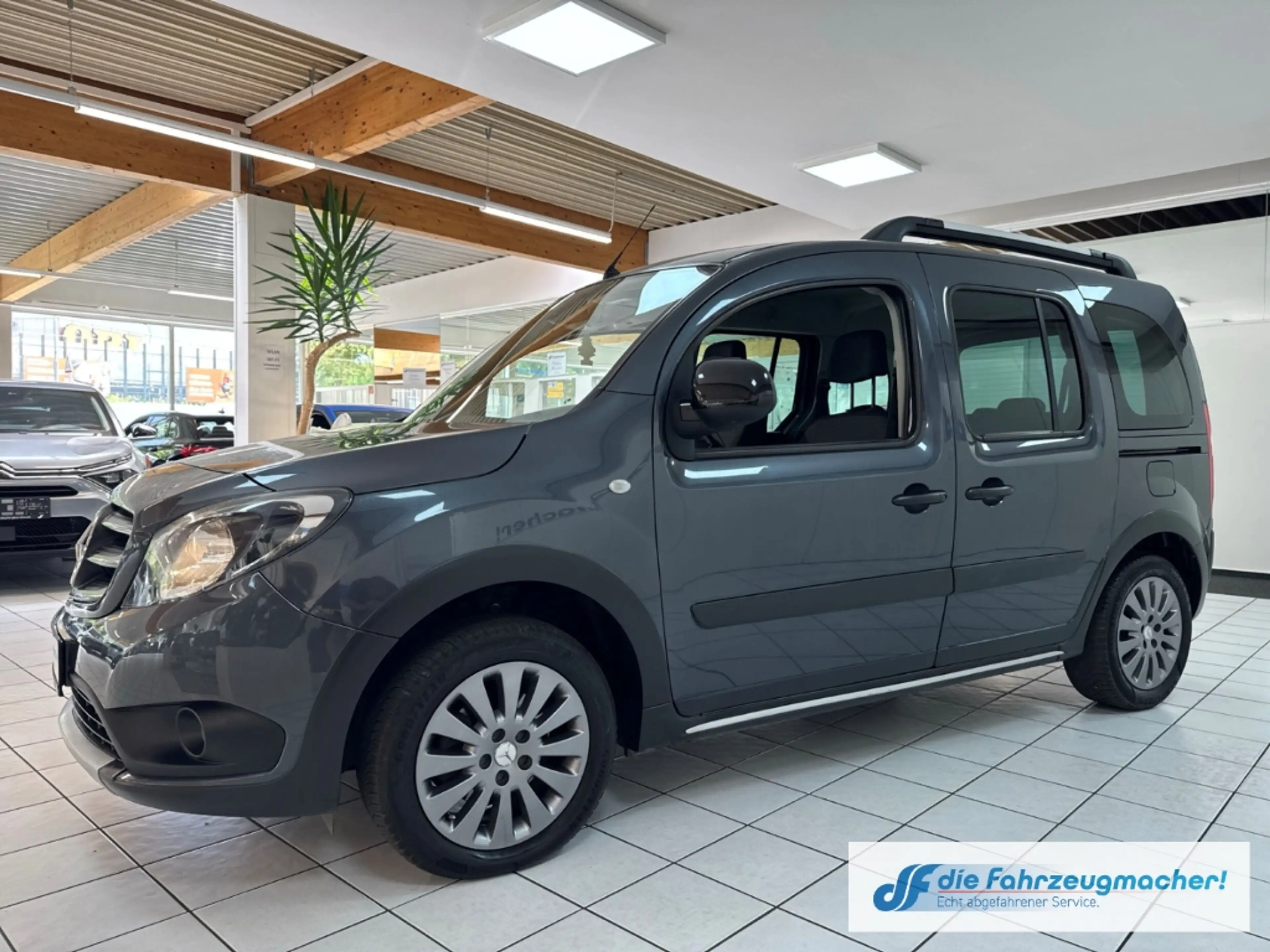 Mercedes-Benz Citan 111 CDI lang Tourer Edition Klimaautom SHZ Temp P — photo 2