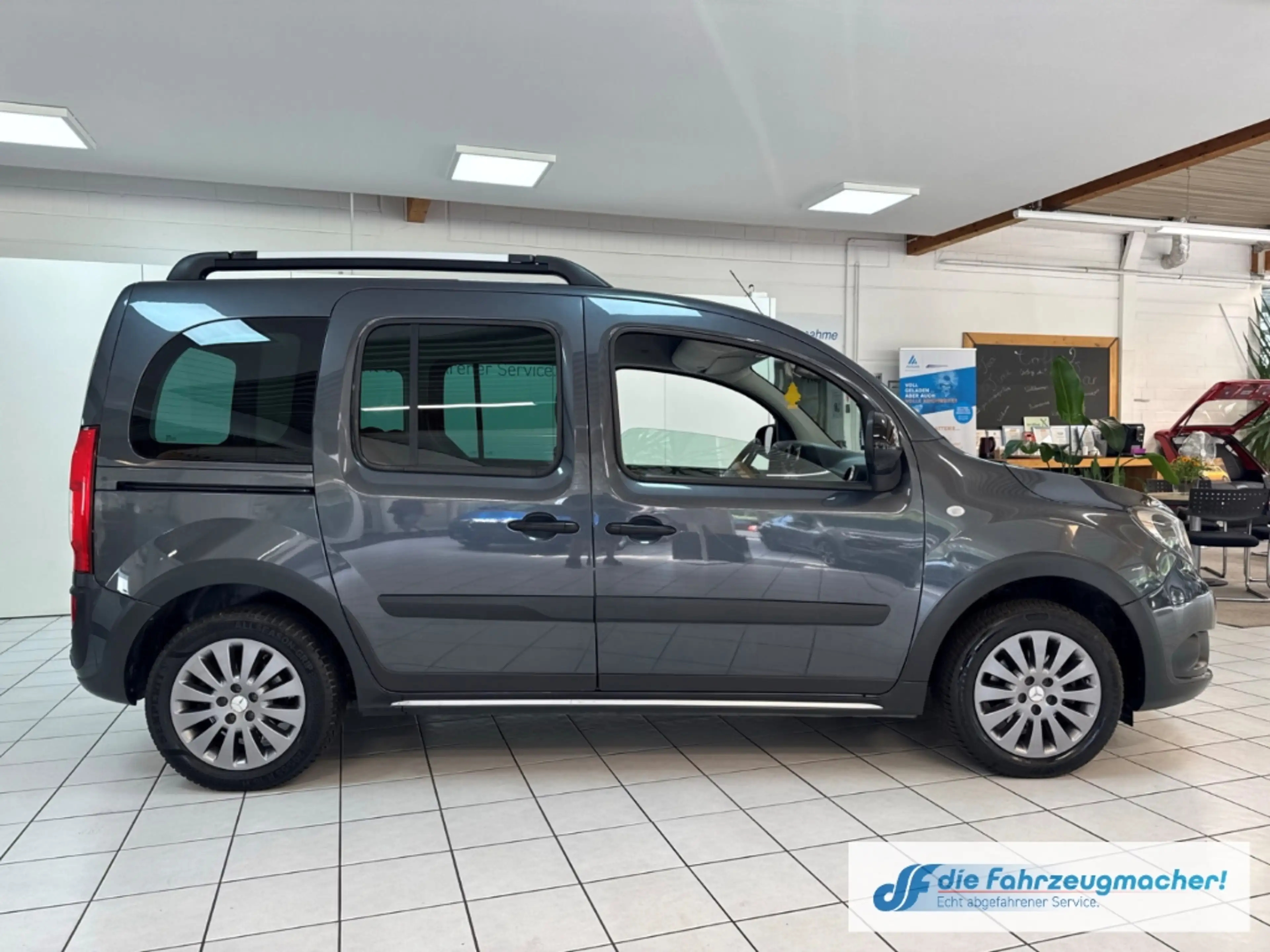 Mercedes-Benz Citan 111 CDI lang Tourer Edition Klimaautom SHZ Temp P — photo 6