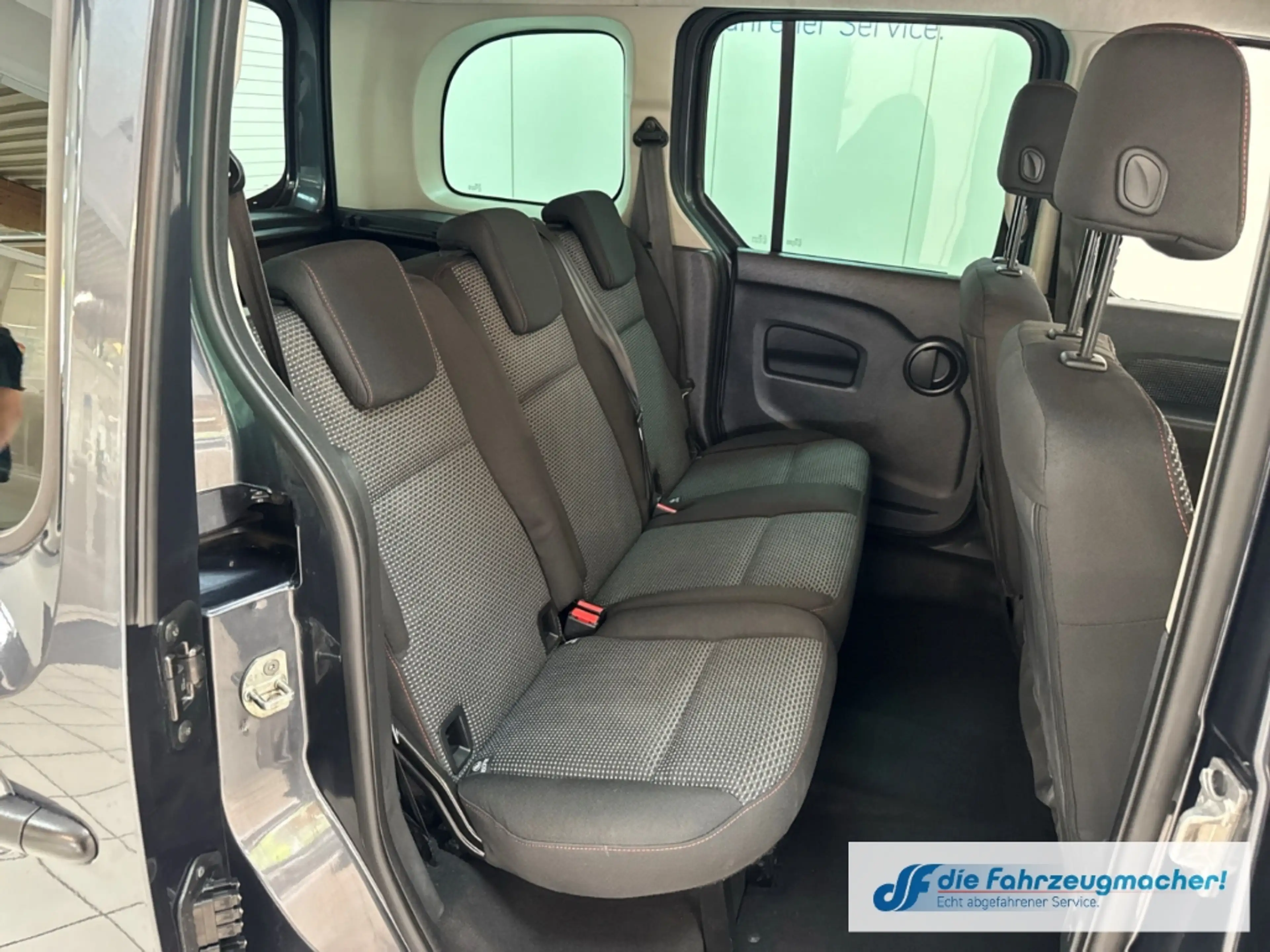 Mercedes-Benz Citan 111 CDI lang Tourer Edition Klimaautom SHZ Temp P — photo 13