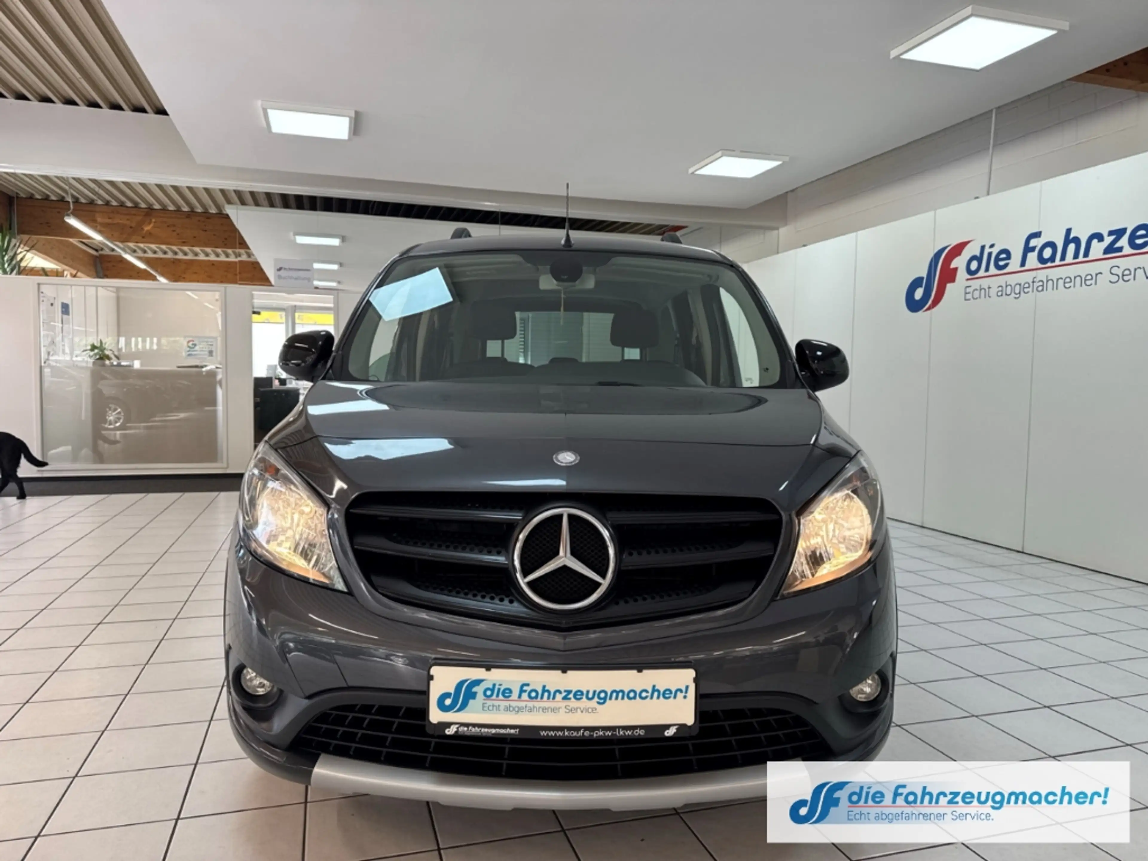 Mercedes-Benz Citan 111 CDI lang Tourer Edition Klimaautom SHZ Temp P — photo 5