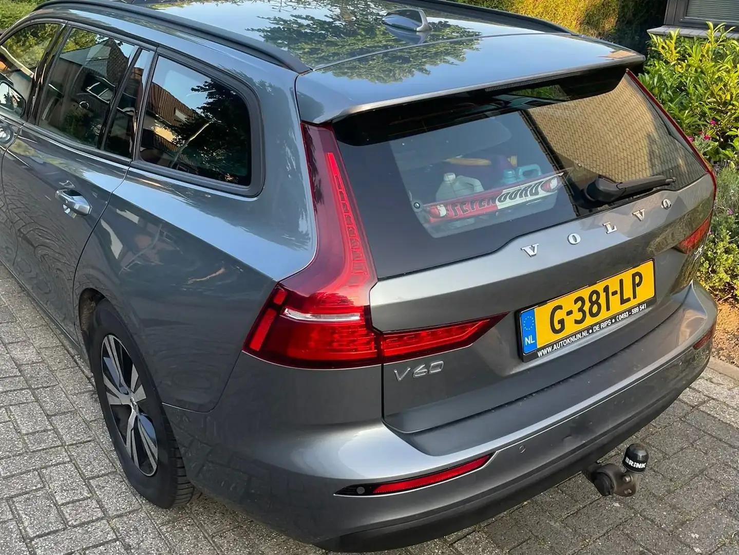 Volvo V60 V60 2.0 D3 Momentum Zilver - 2