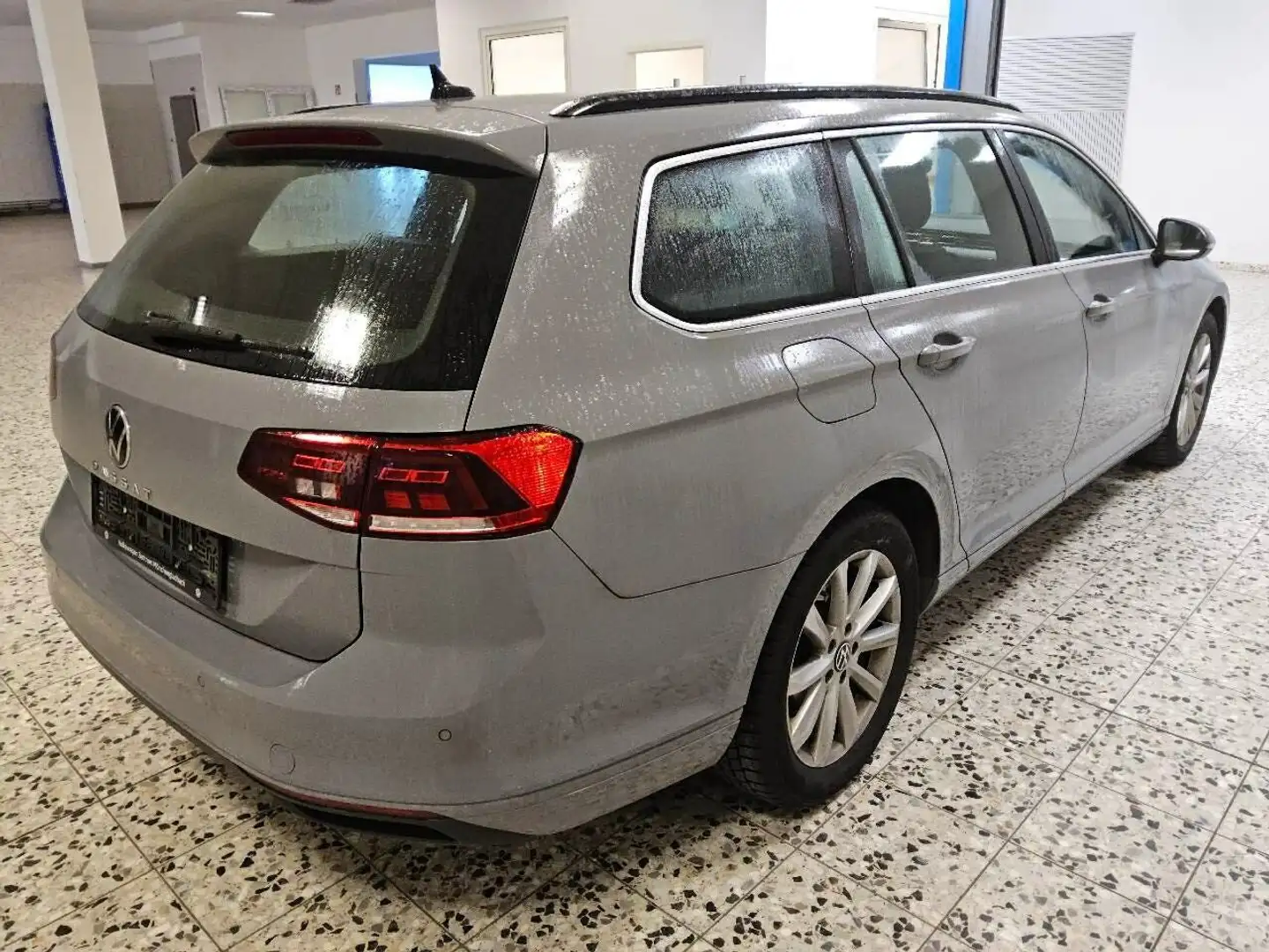 Volkswagen Passat Variant 1.5 TSI DSG Business Klima Navi Rückfahrkamera Grau - 2