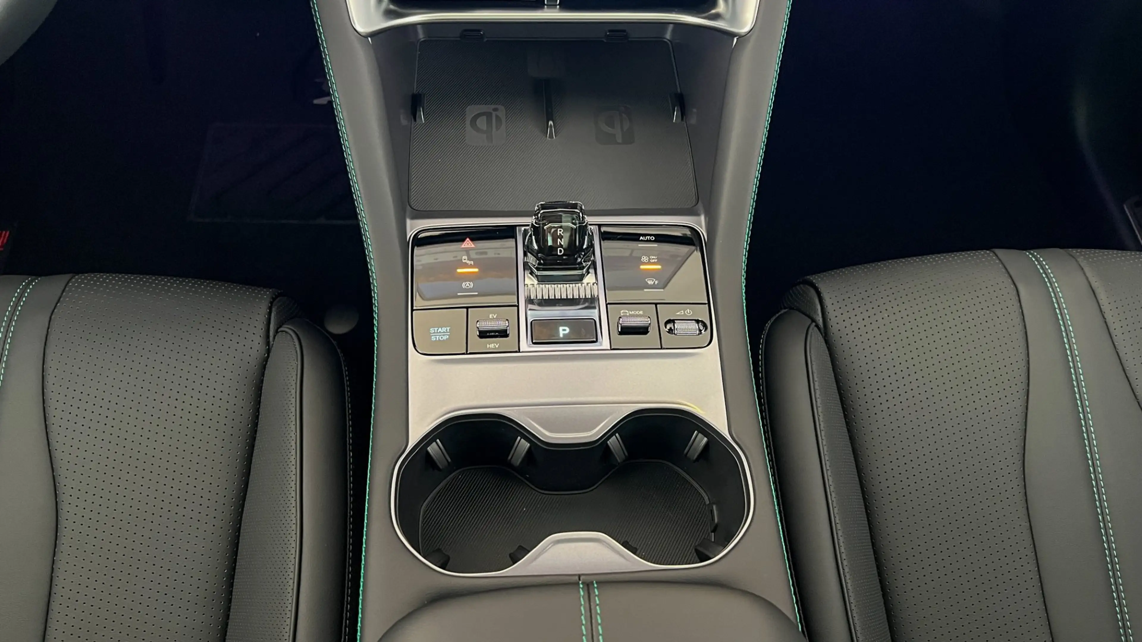 BYD Seal U DM-i PHEV 18,3kWh AWD Design — photo 11