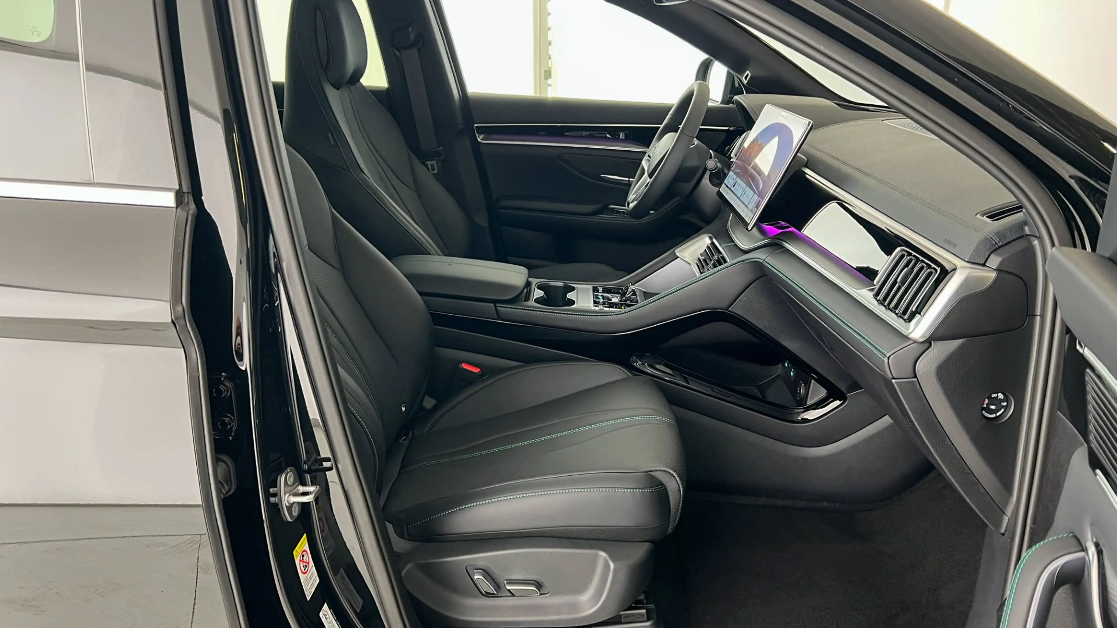 BYD Seal U DM-i PHEV 18,3kWh AWD Design — photo 5