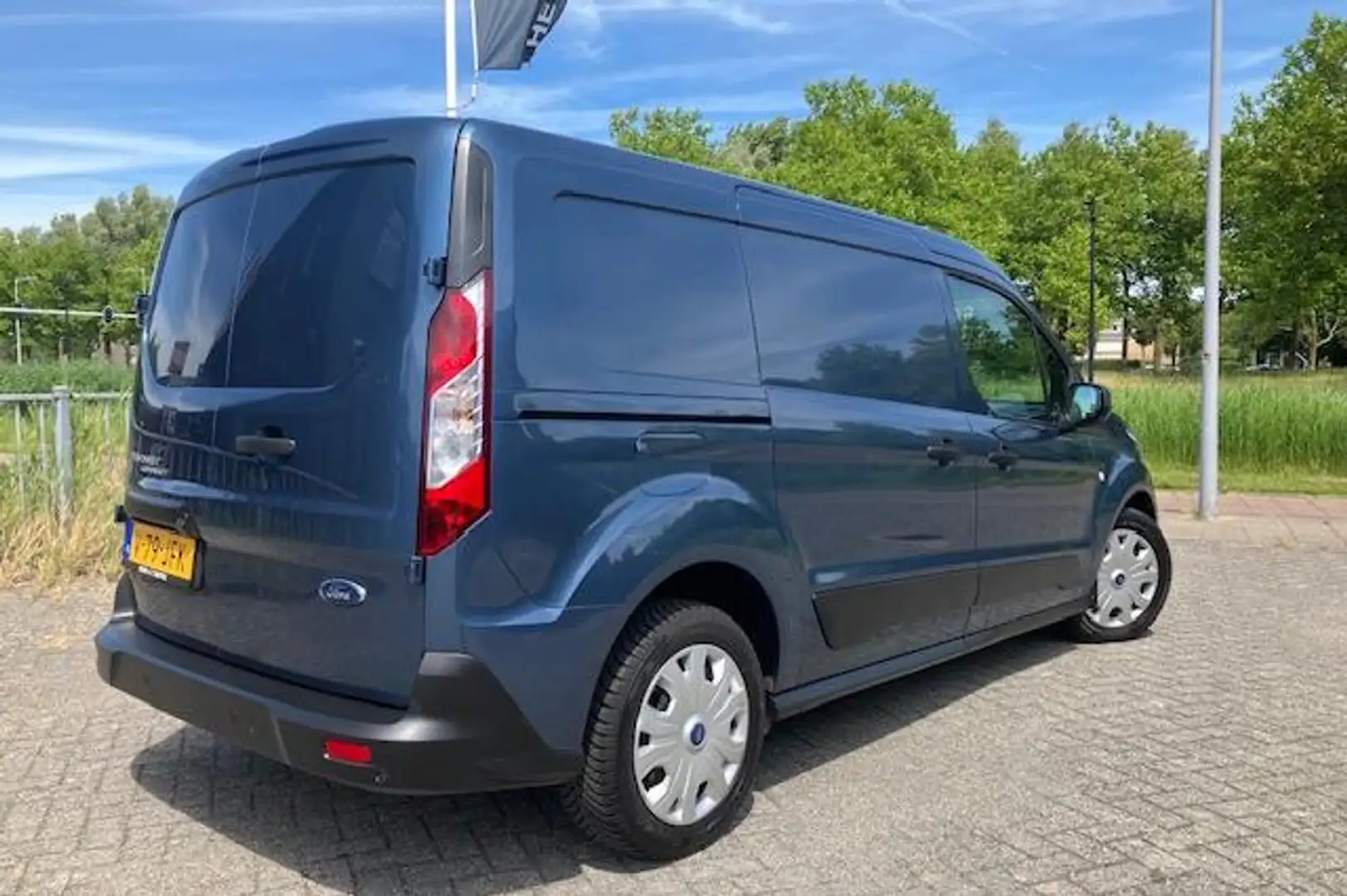 Ford Transit Connect 1.0 Ecoboost 100PK L2 Limited Blauw - 2