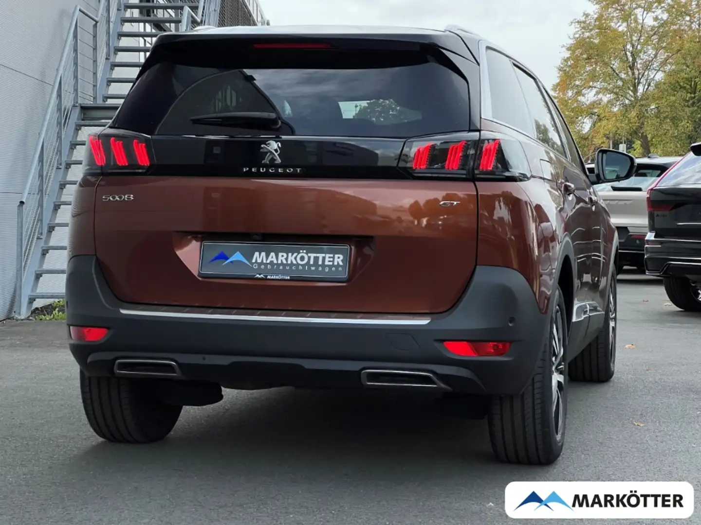 Peugeot 5008 GT 1.2 PureTech 130 7-Sitzer SHZ/AHK/ACC/CAM Brun - 2