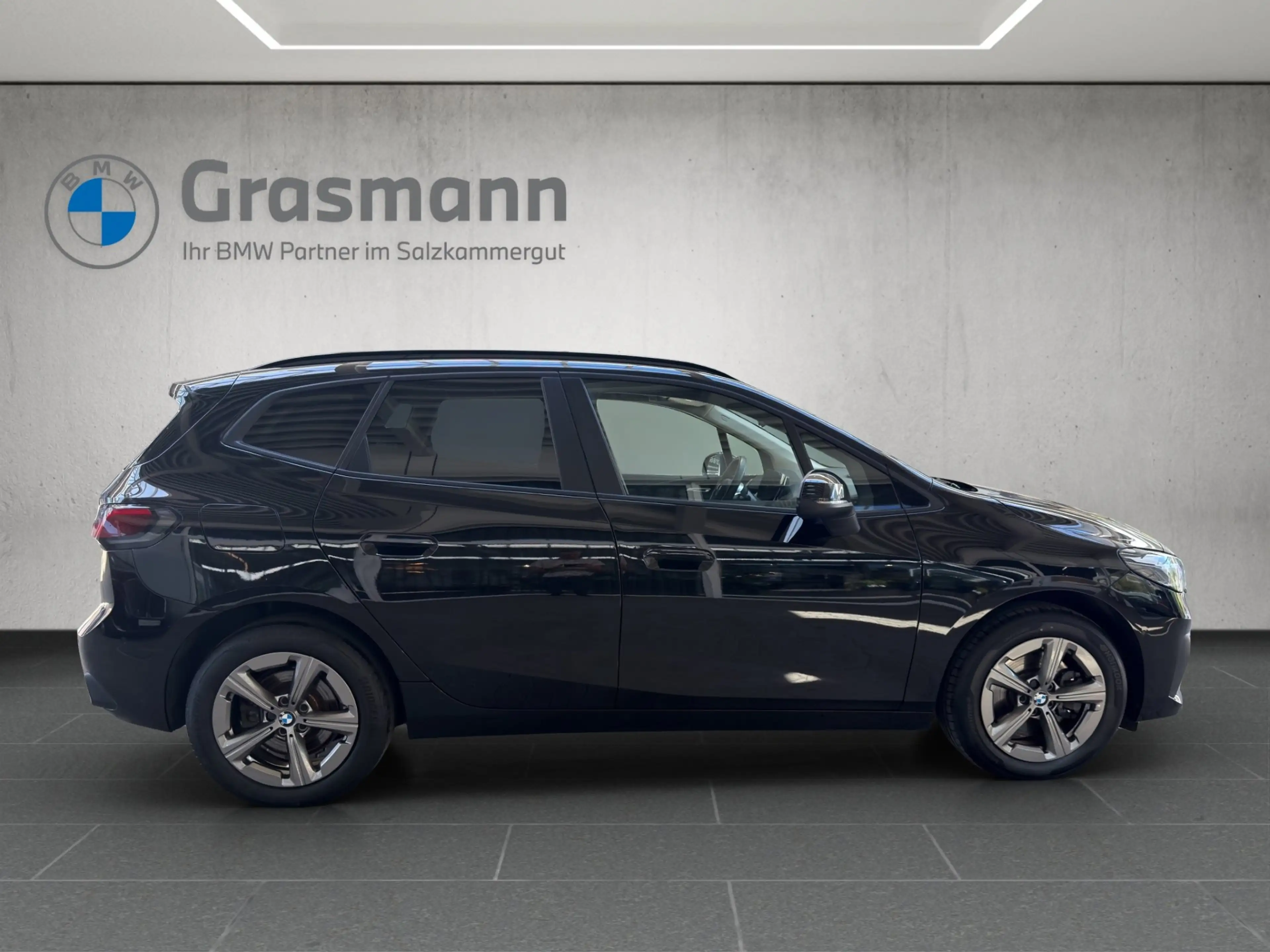 BMW 223 d xDrive — photo 6
