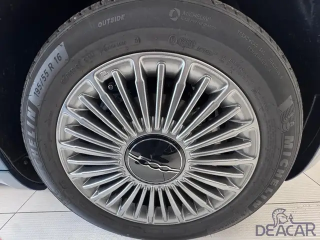 Fiat 500 view 4