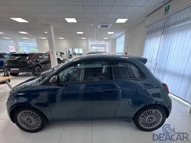 Fiat 500 view 3