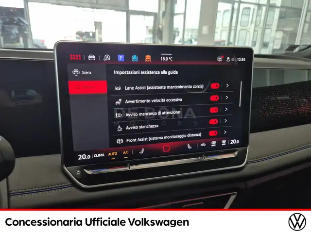 Volkswagen Tiguan view 14