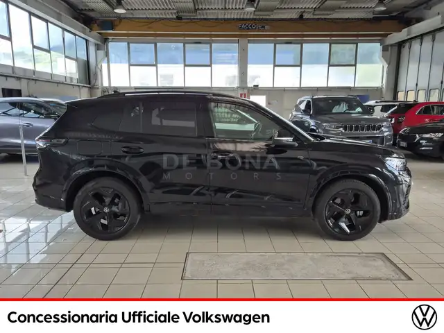 Volkswagen Tiguan view 5