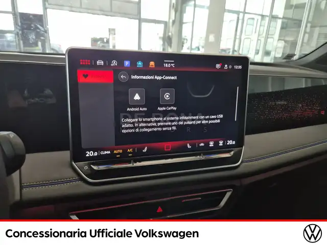 Volkswagen Tiguan view 13