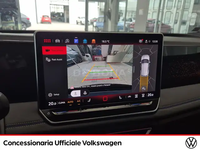 Volkswagen Tiguan view 12