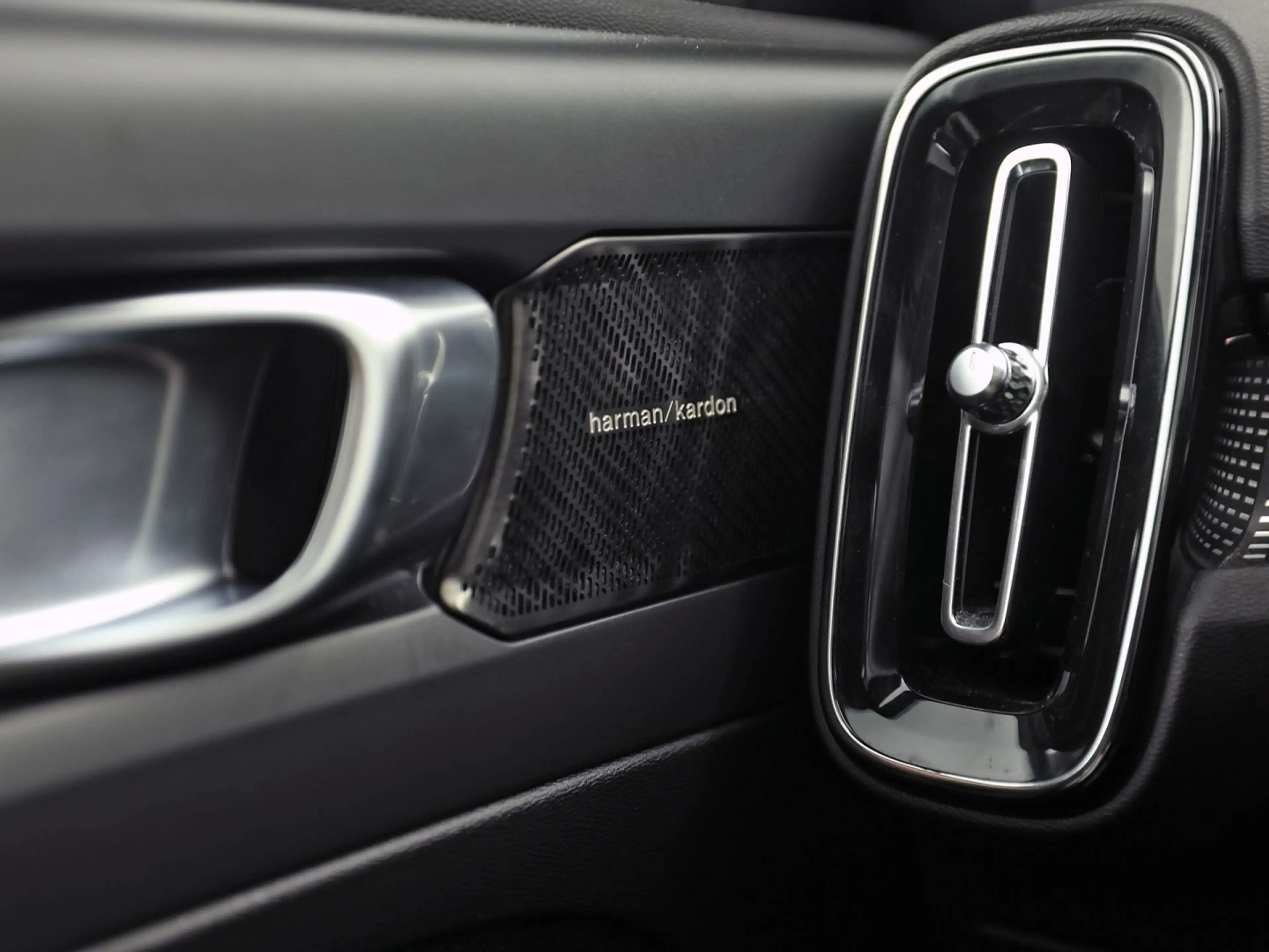 Volvo XC40 1.5 T5 Twin Engine R-Design 252Pk Automaat (PANORA — photo 24