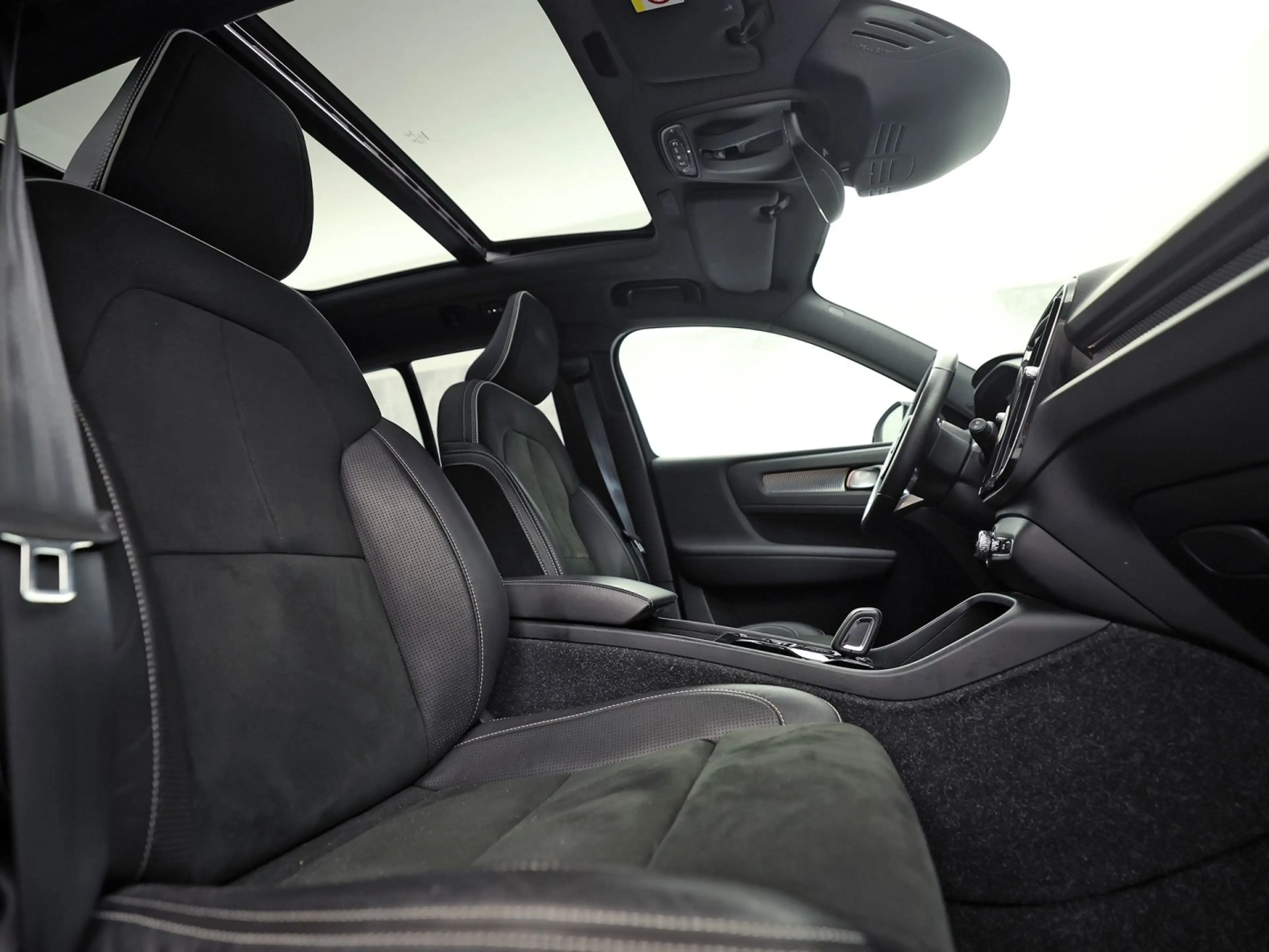 Volvo XC40 1.5 T5 Twin Engine R-Design 252Pk Automaat (PANORA — photo 8