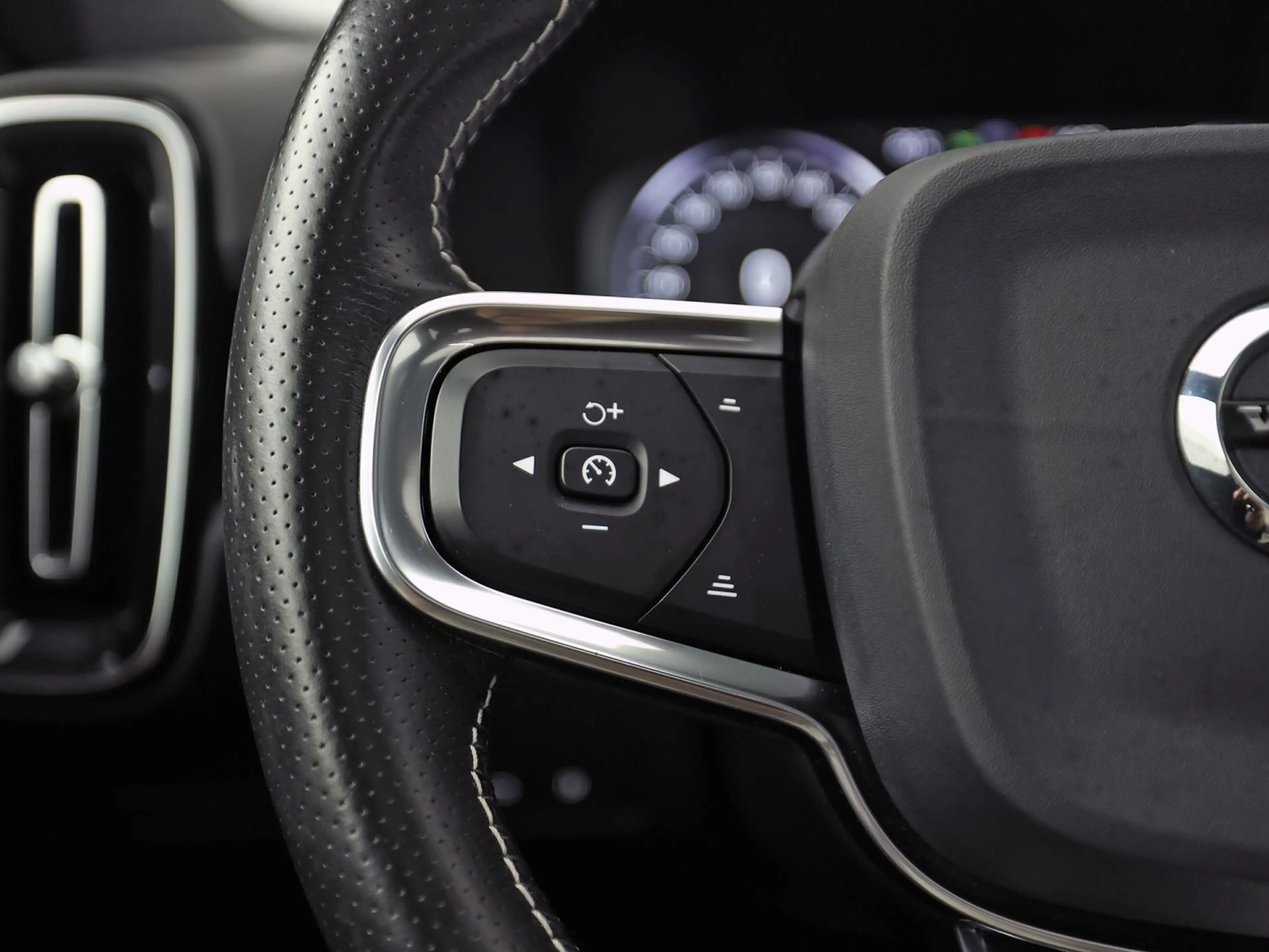 Volvo XC40 1.5 T5 Twin Engine R-Design 252Pk Automaat (PANORA — photo 21