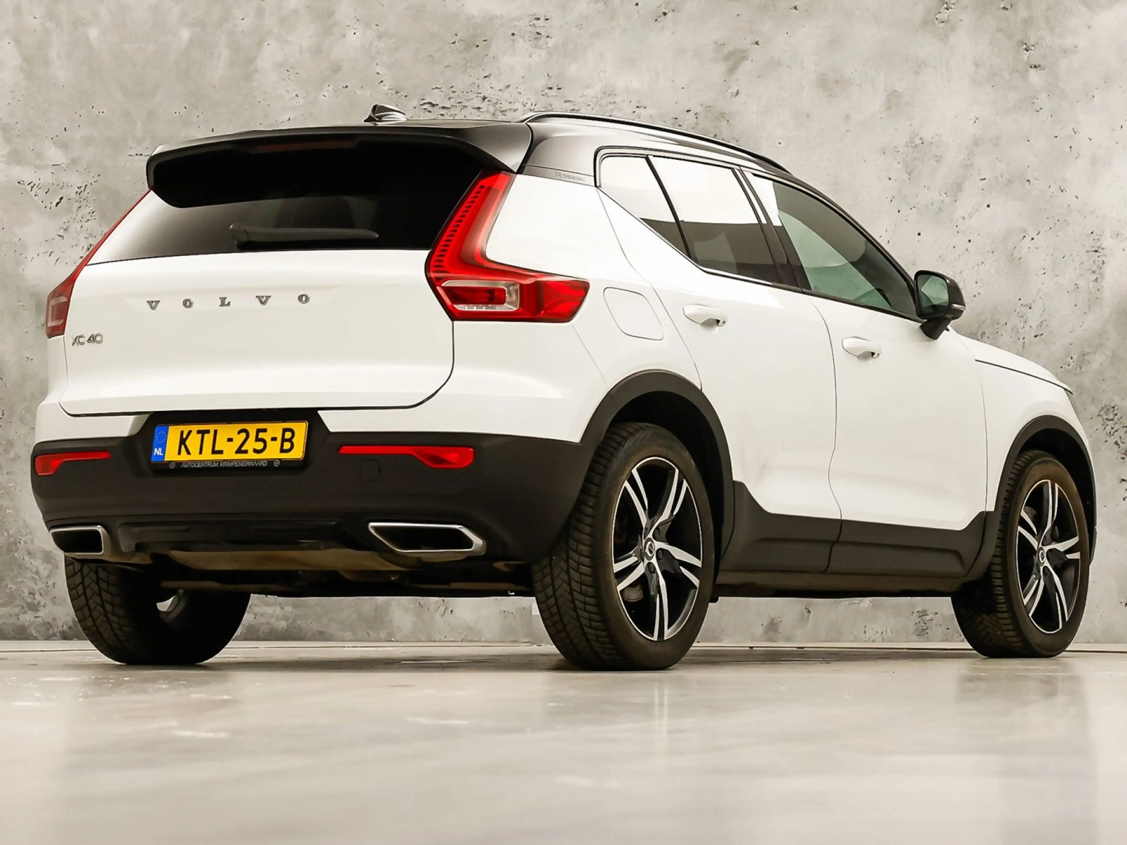Volvo XC40 1.5 T5 Twin Engine R-Design 252Pk Automaat (PANORA — photo 5