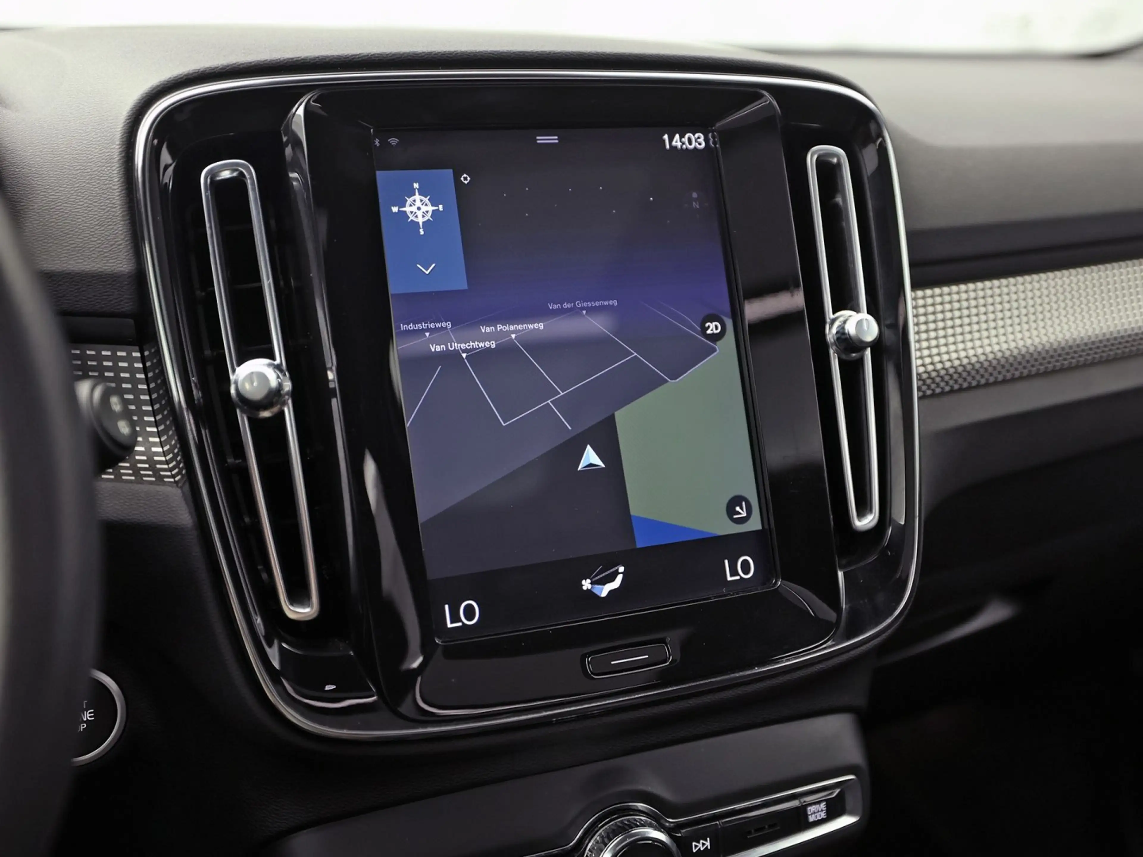 Volvo XC40 1.5 T5 Twin Engine R-Design 252Pk Automaat (PANORA — photo 9