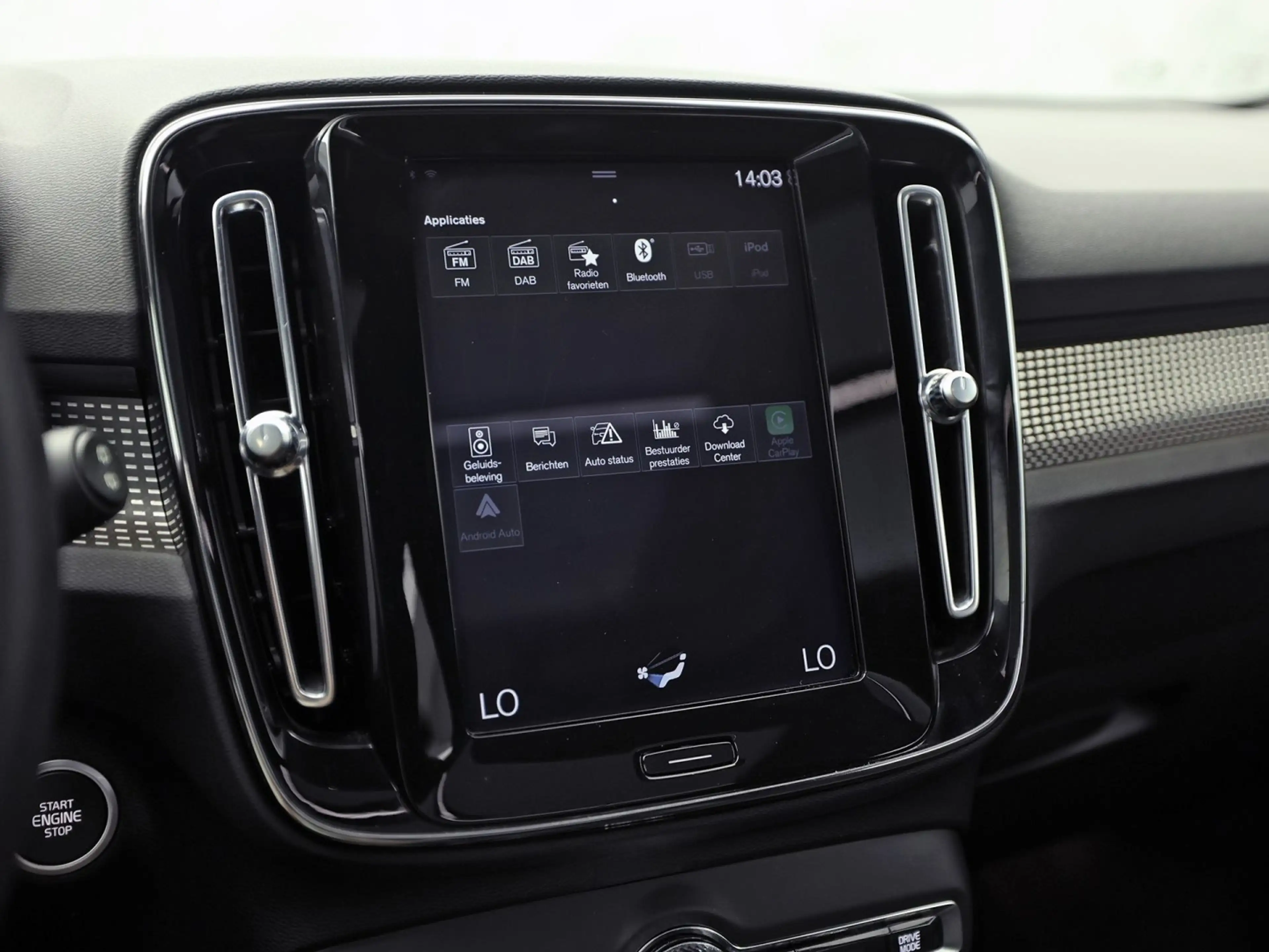 Volvo XC40 1.5 T5 Twin Engine R-Design 252Pk Automaat (PANORA — photo 25