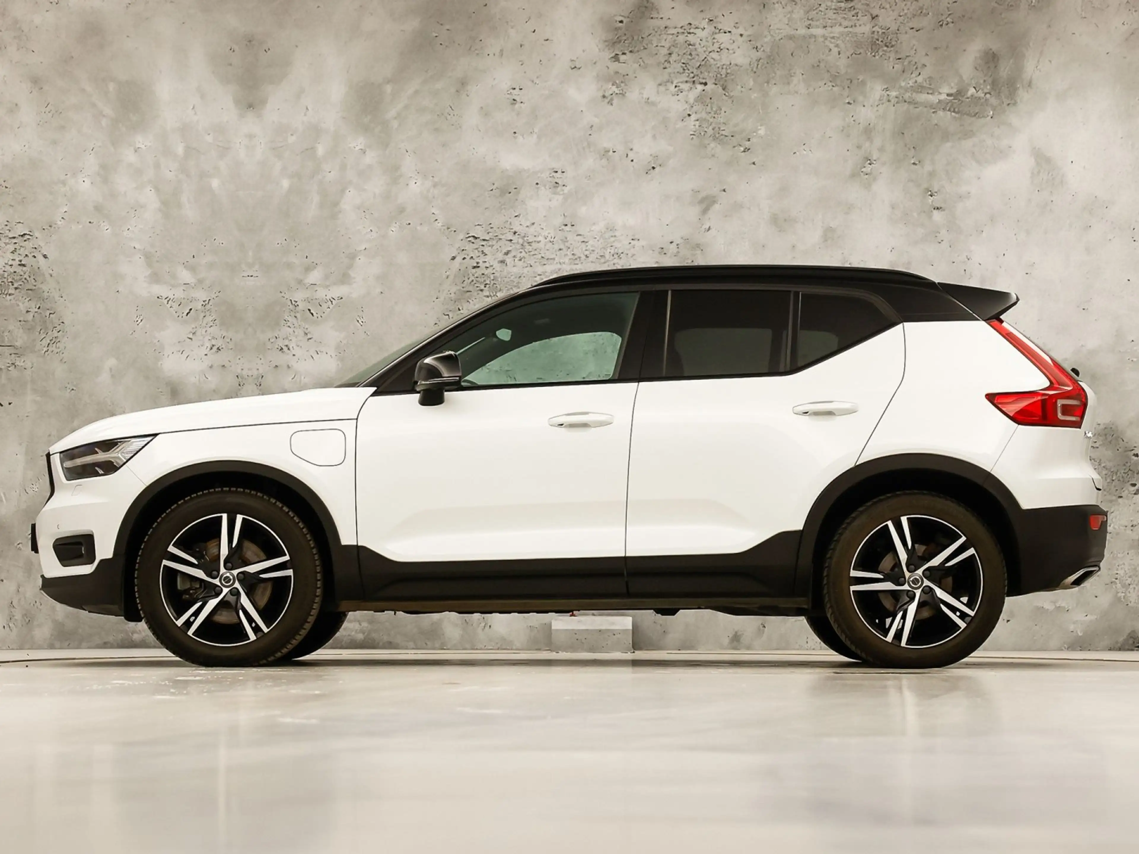Volvo XC40 1.5 T5 Twin Engine R-Design 252Pk Automaat (PANORA — photo 2