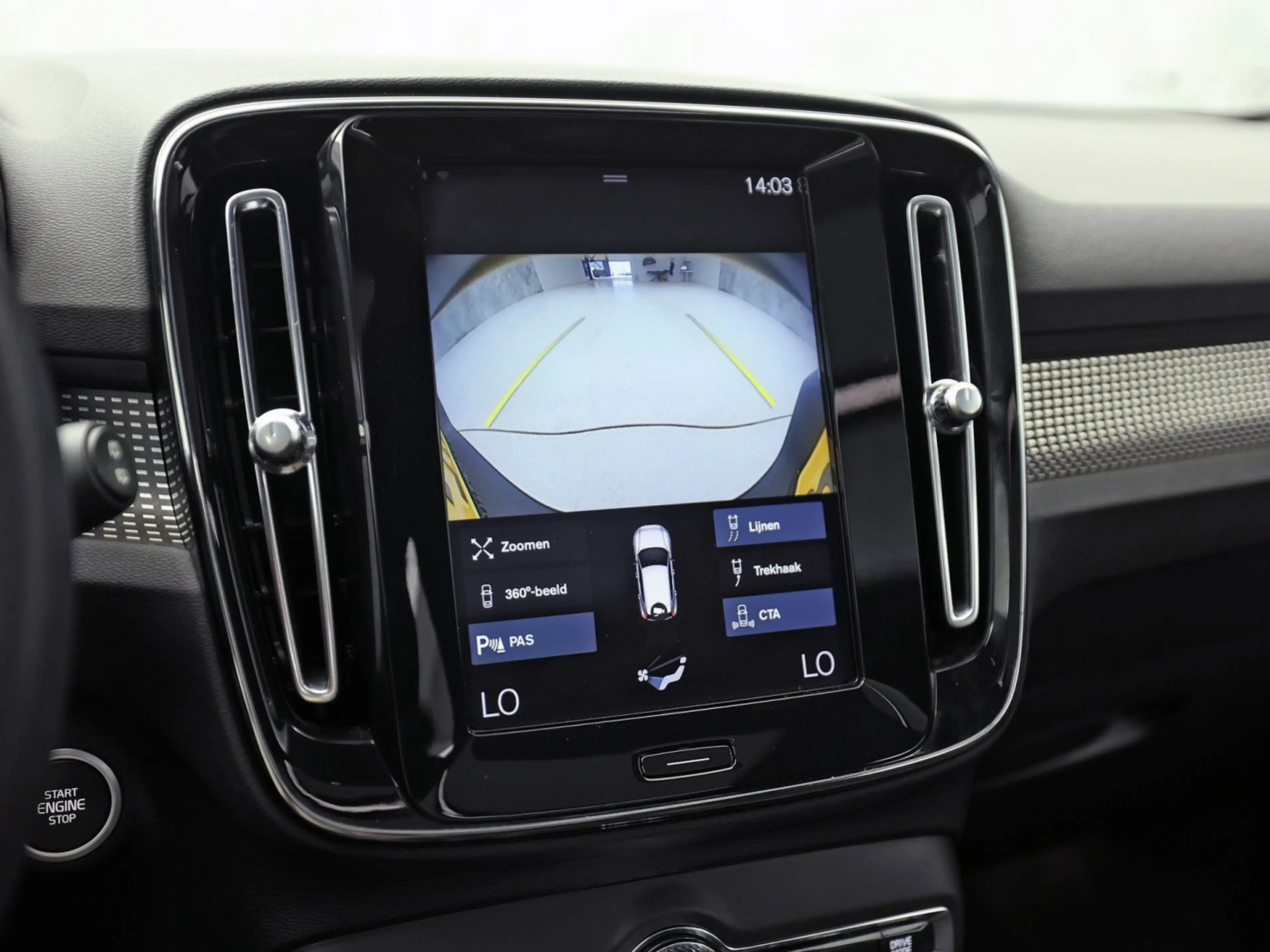 Volvo XC40 1.5 T5 Twin Engine R-Design 252Pk Automaat (PANORA — photo 18