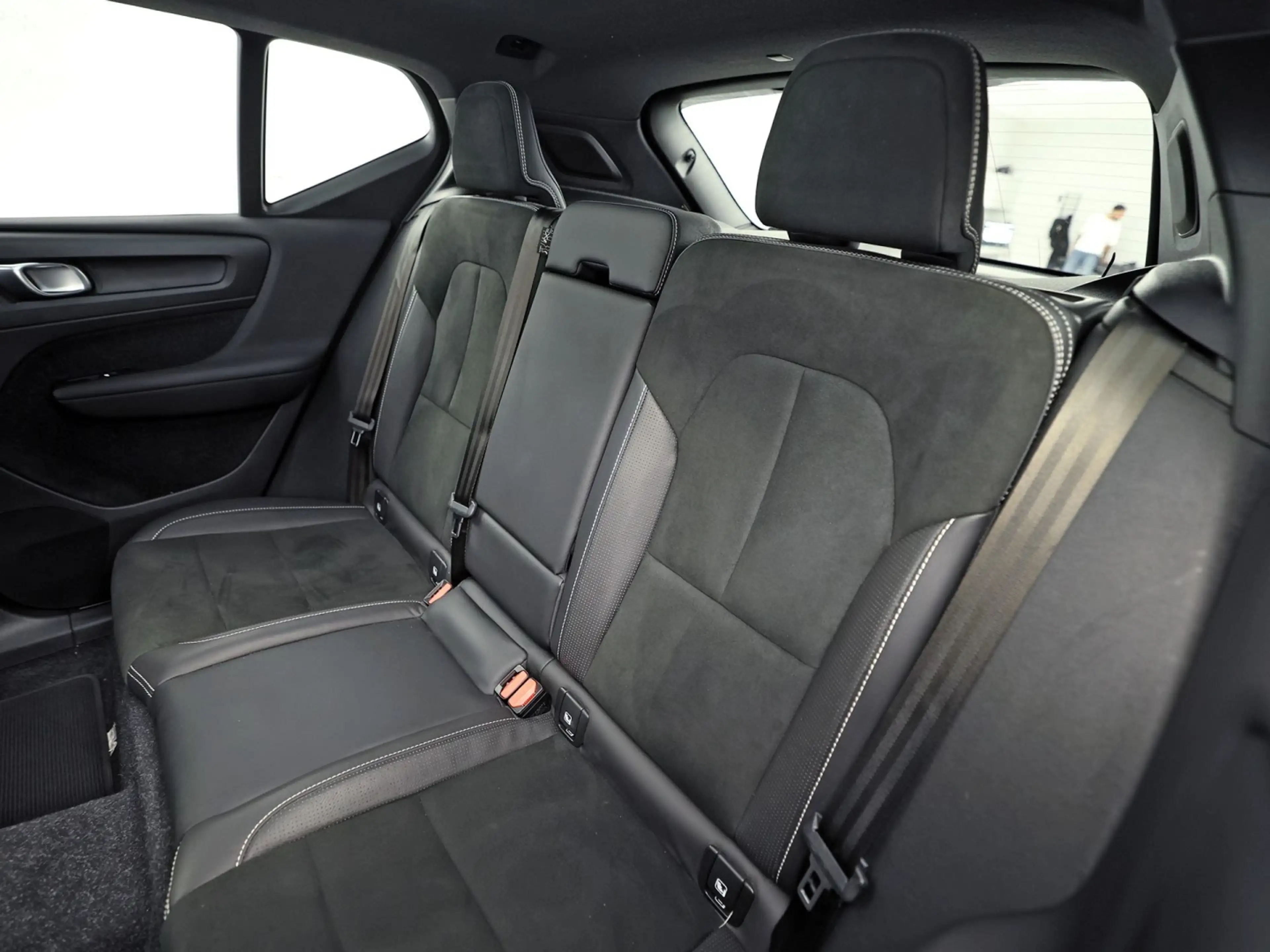 Volvo XC40 1.5 T5 Twin Engine R-Design 252Pk Automaat (PANORA — photo 17