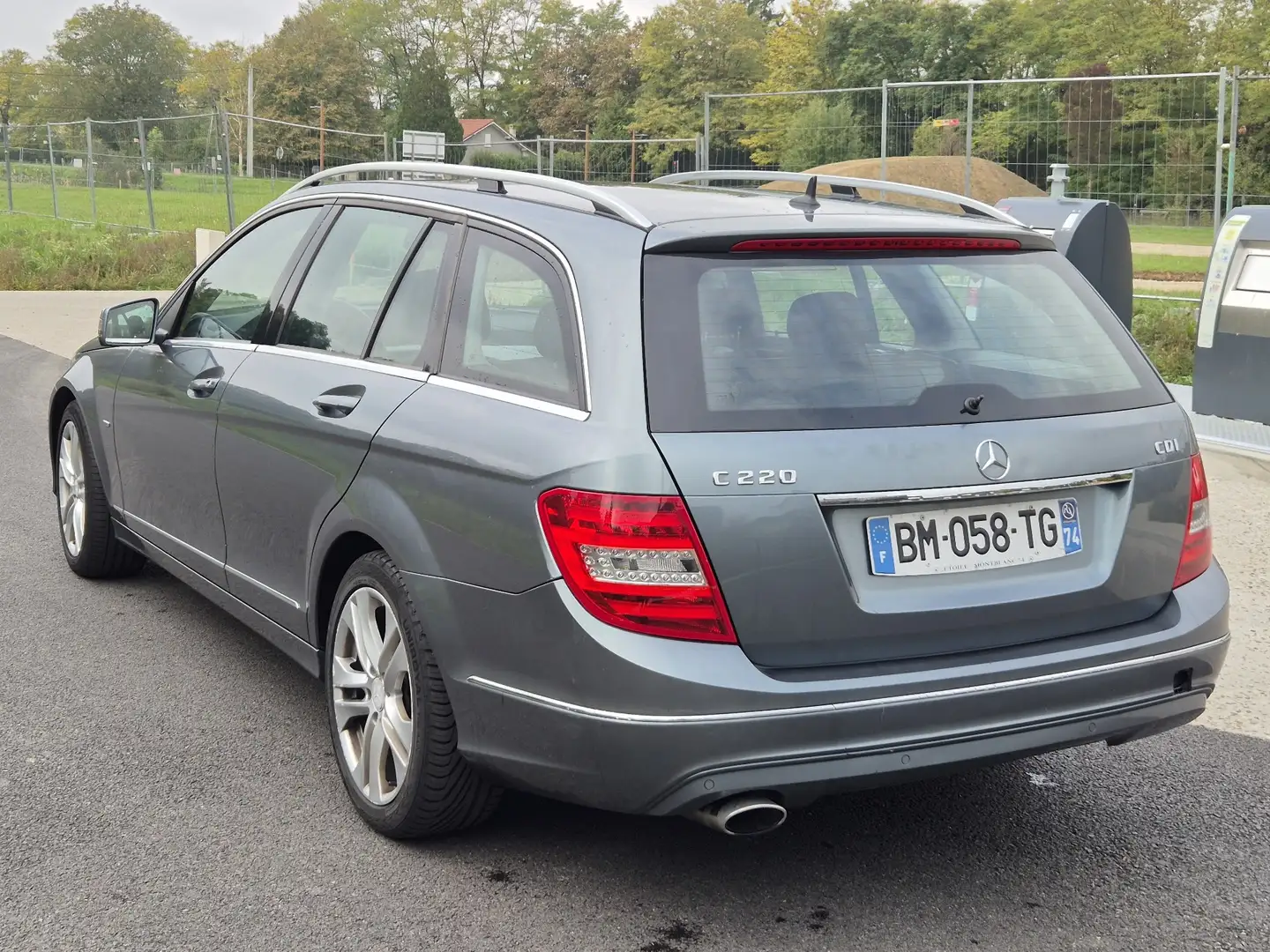 Mercedes-Benz C 220 T CDI DPF (BlueEFFICIENCY) Avantgarde - 2