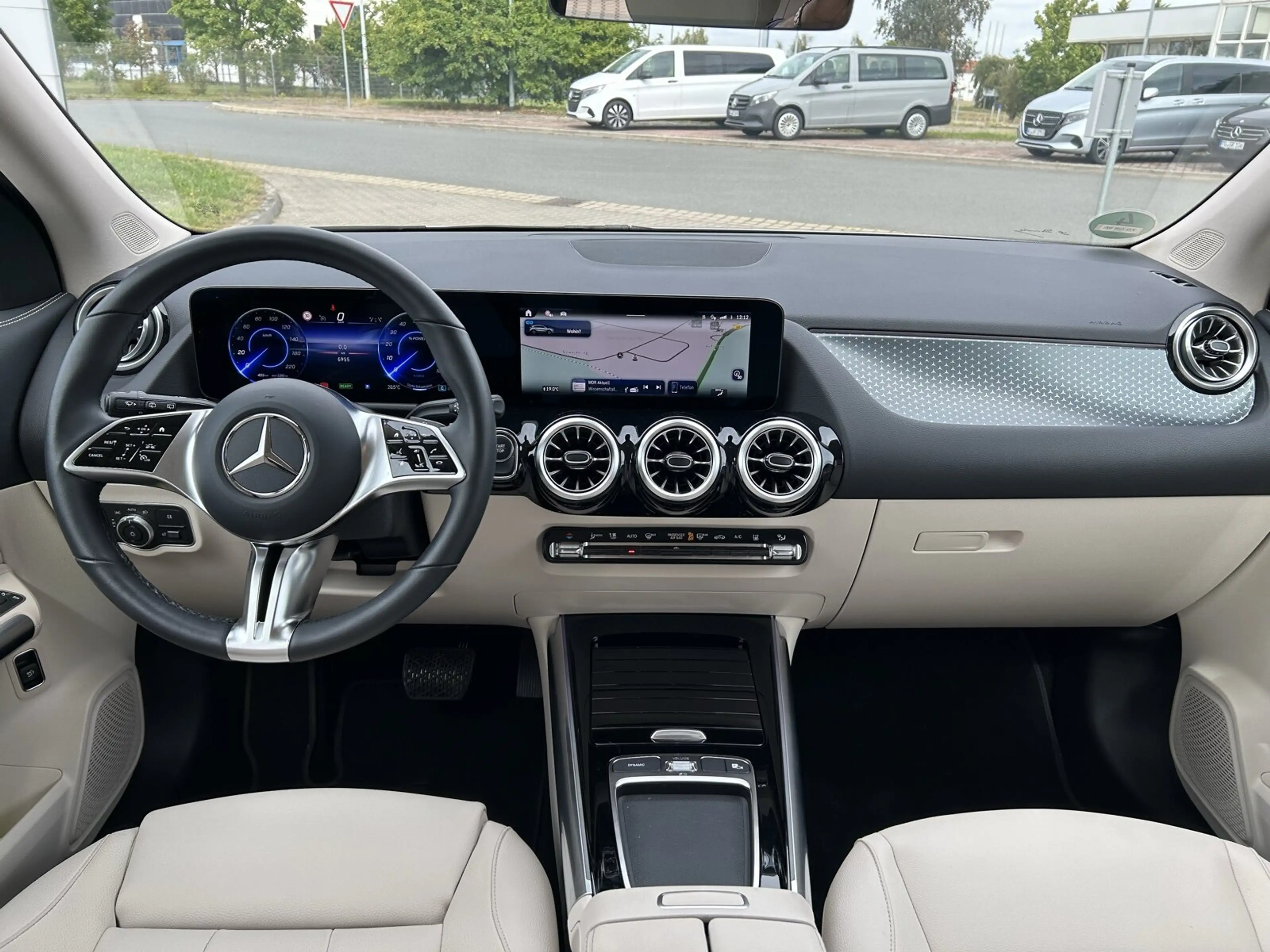 Mercedes-Benz EQA 250 EQA 250+ Progressive/Erweiterte Serienausstattung — photo 11