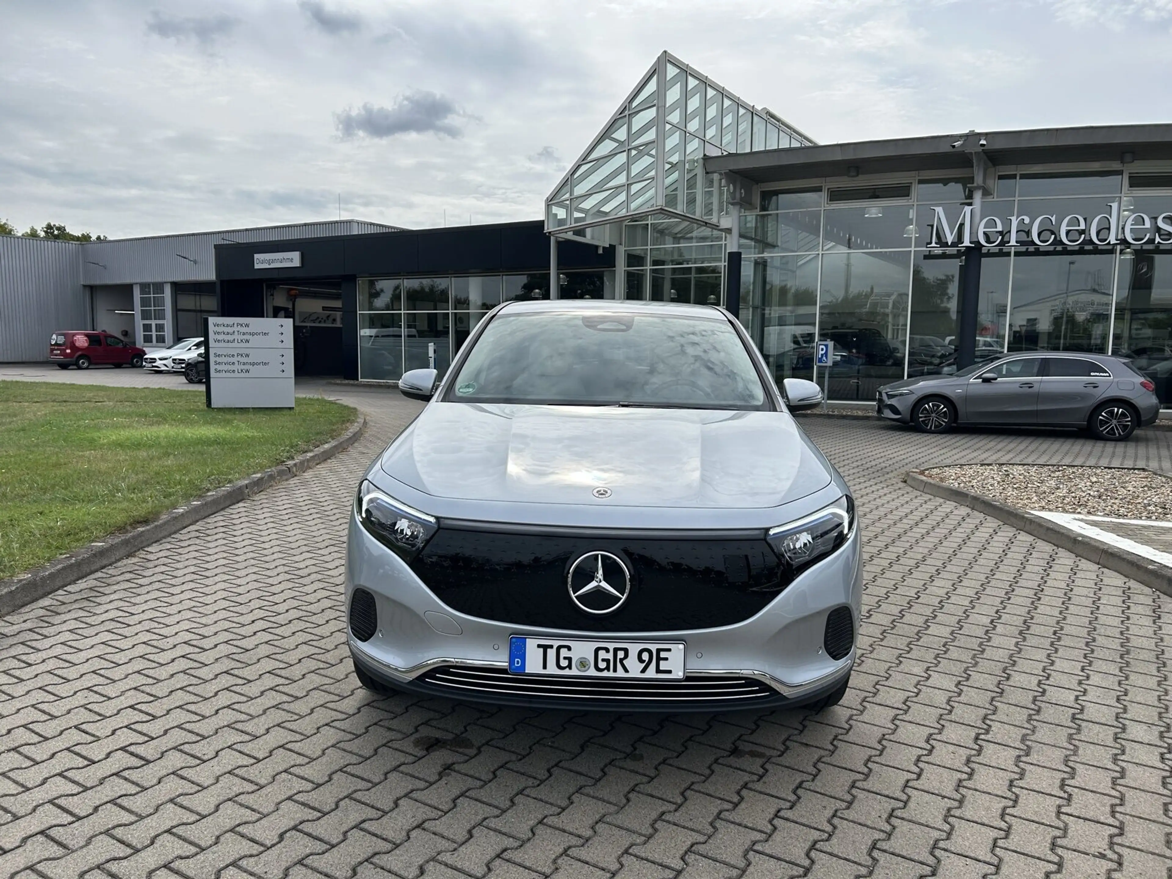 Mercedes-Benz EQA 250 EQA 250+ Progressive/Erweiterte Serienausstattung — photo 2