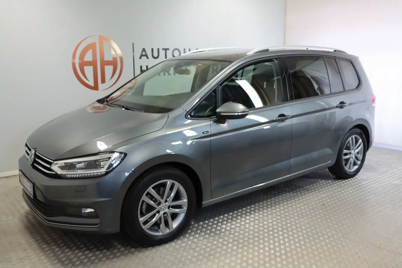 Volkswagen Touran Join 1.5 DSG AHK LED Navi Kamera Šedá - 2
