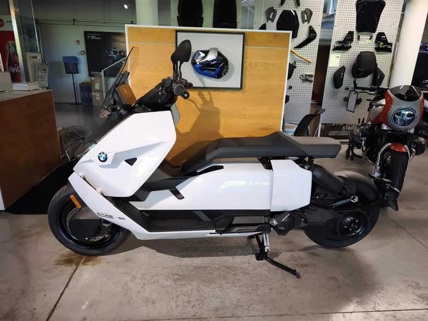 BMW CE 04 0 - 1