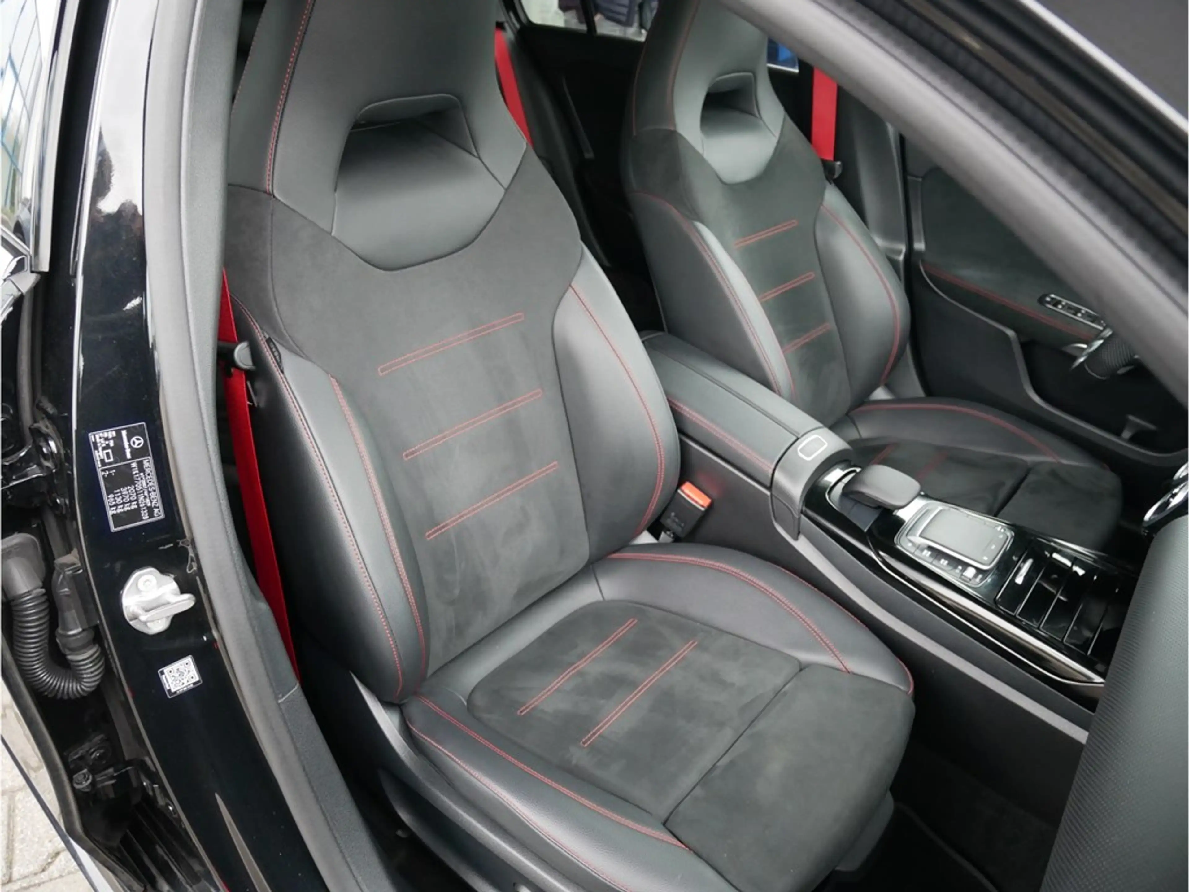 Mercedes-Benz A 35 AMG 306cv A7 4-Matic — photo 5