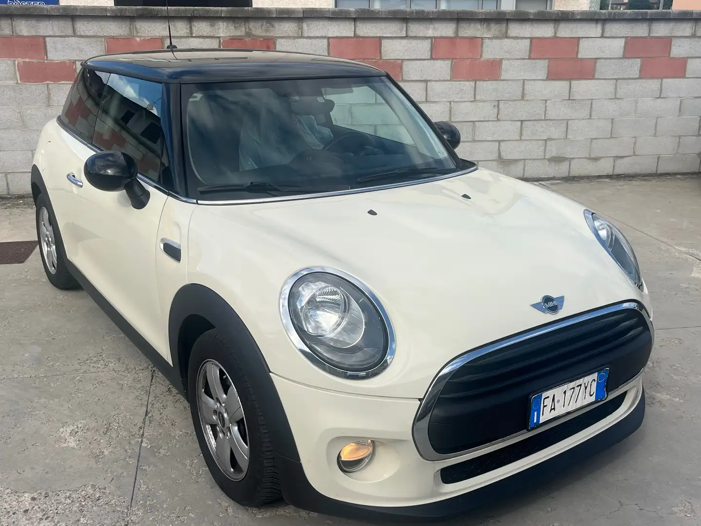 MINI One Mini IV F55-F56 2014 1.2 75cv 3p Blanc - 2