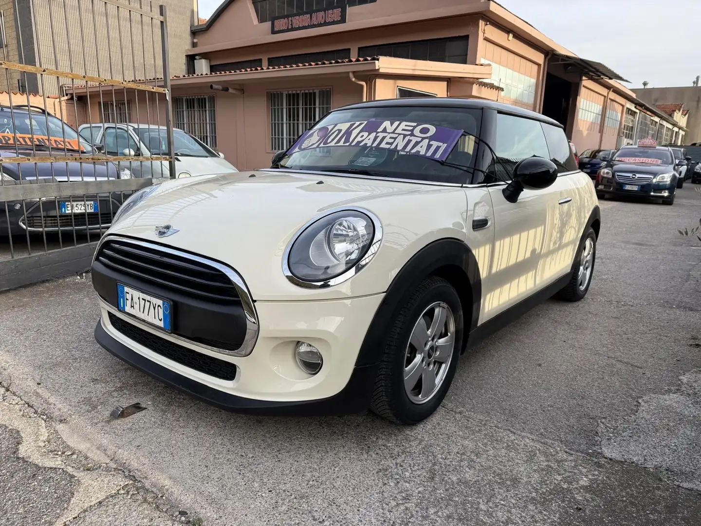 MINI One Mini IV F55-F56 2014 1.2 75cv 3p Wit - 1
