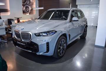 xDrive 50e xLine M Sport