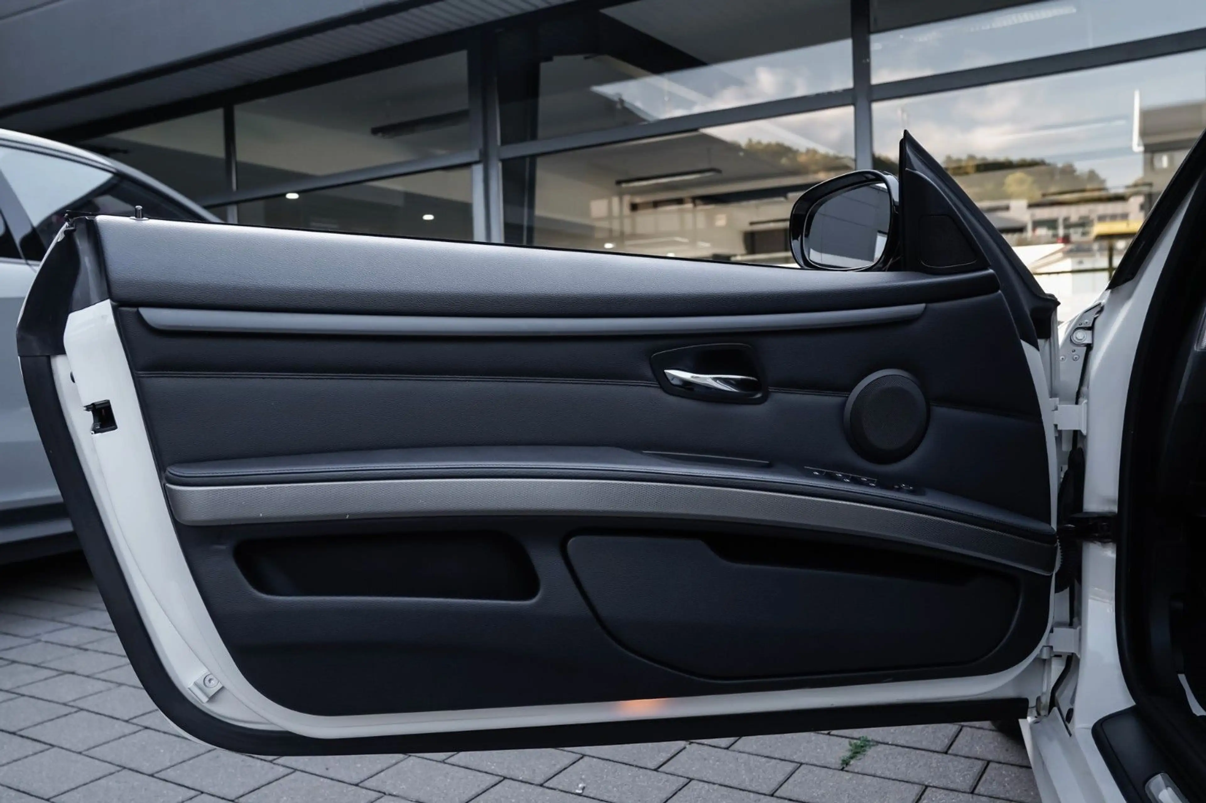 BMW 335 i E93 Cabrio M Sportpaket *Schalter* — photo 13