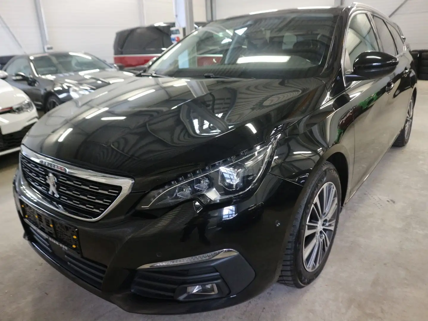 Peugeot 308 SW Allure Pack ACC AHK Blis Nav Kam SHZ LED Schwarz - 1