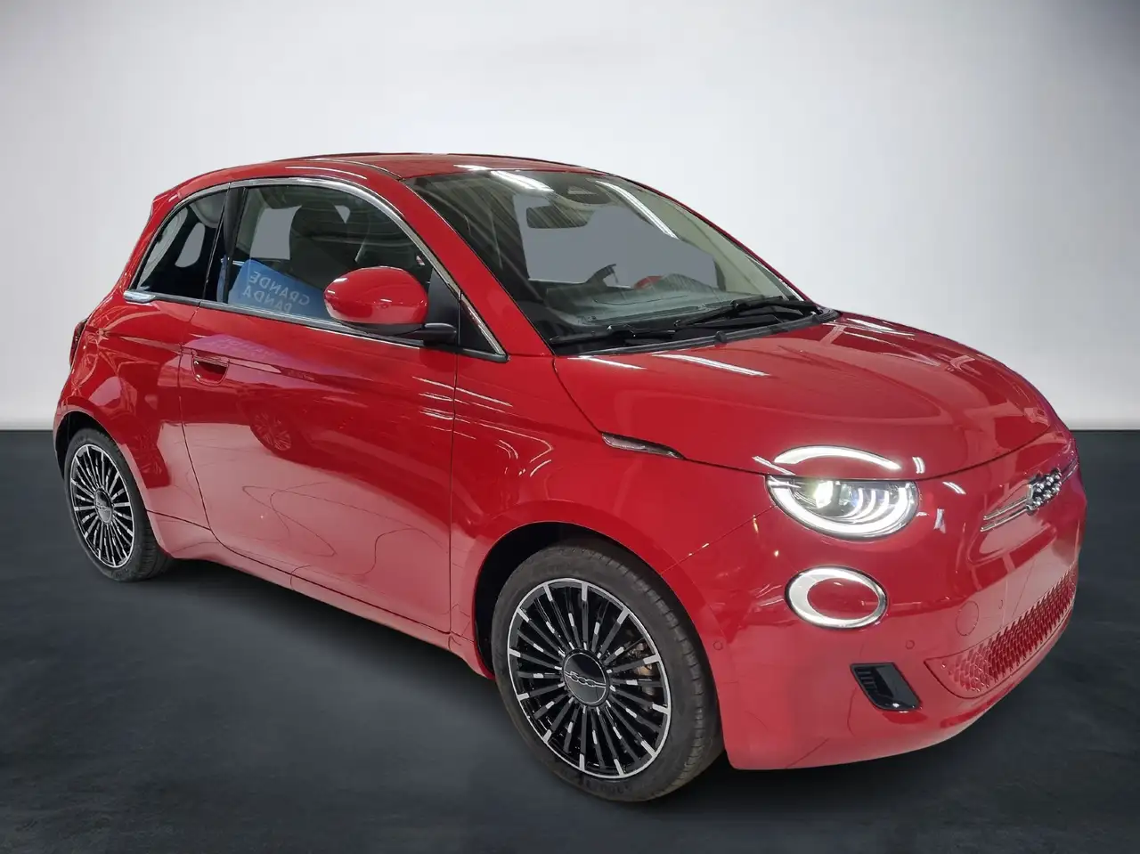 Fiat 500e Icon 42 kWh 87kW (118PS) 4