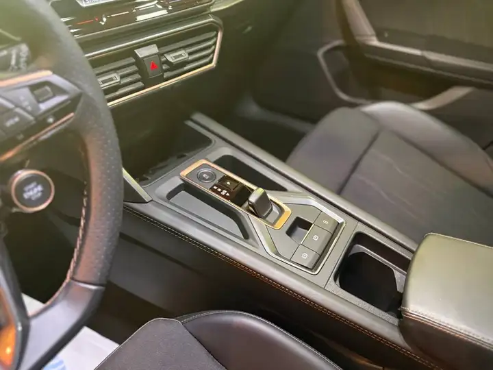 Cupra 2025, foto 19