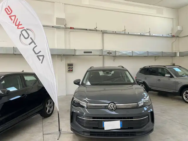 Volkswagen Tiguan Tiguan III 2024 1.5 etsi Elegance 150cv dsg