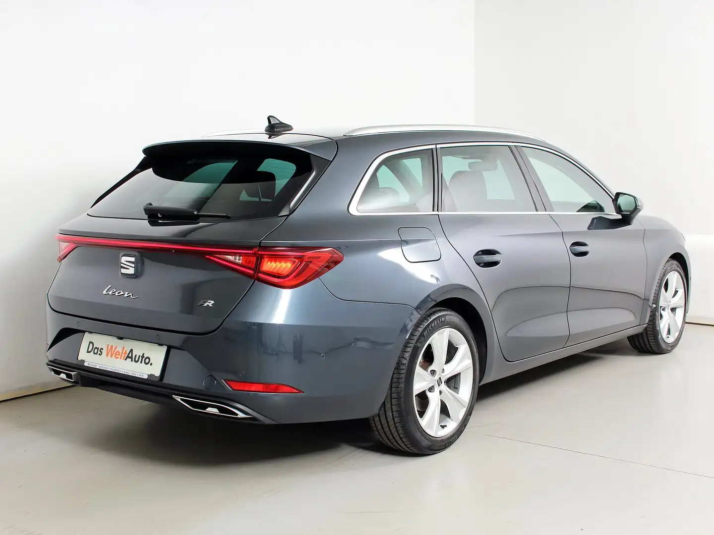 SEAT Leon FR 2.0 TDI DSG Grau - 2